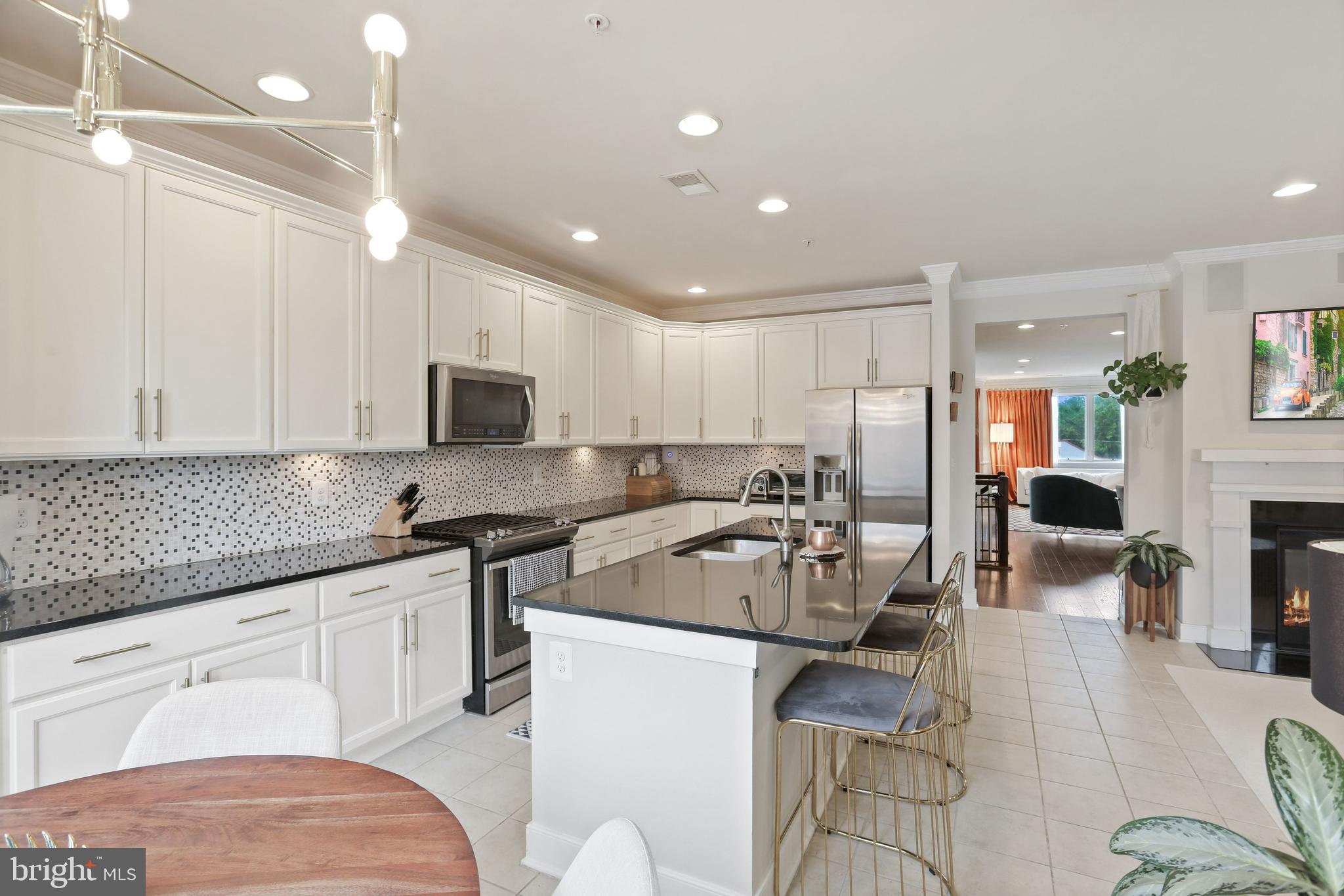 POTOMAC YARD - Residential Lease