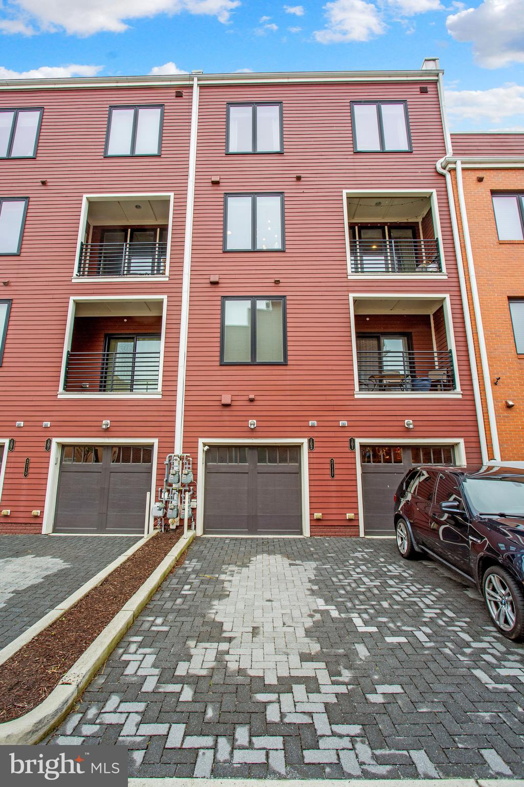 POTOMAC YARD - Residential Lease