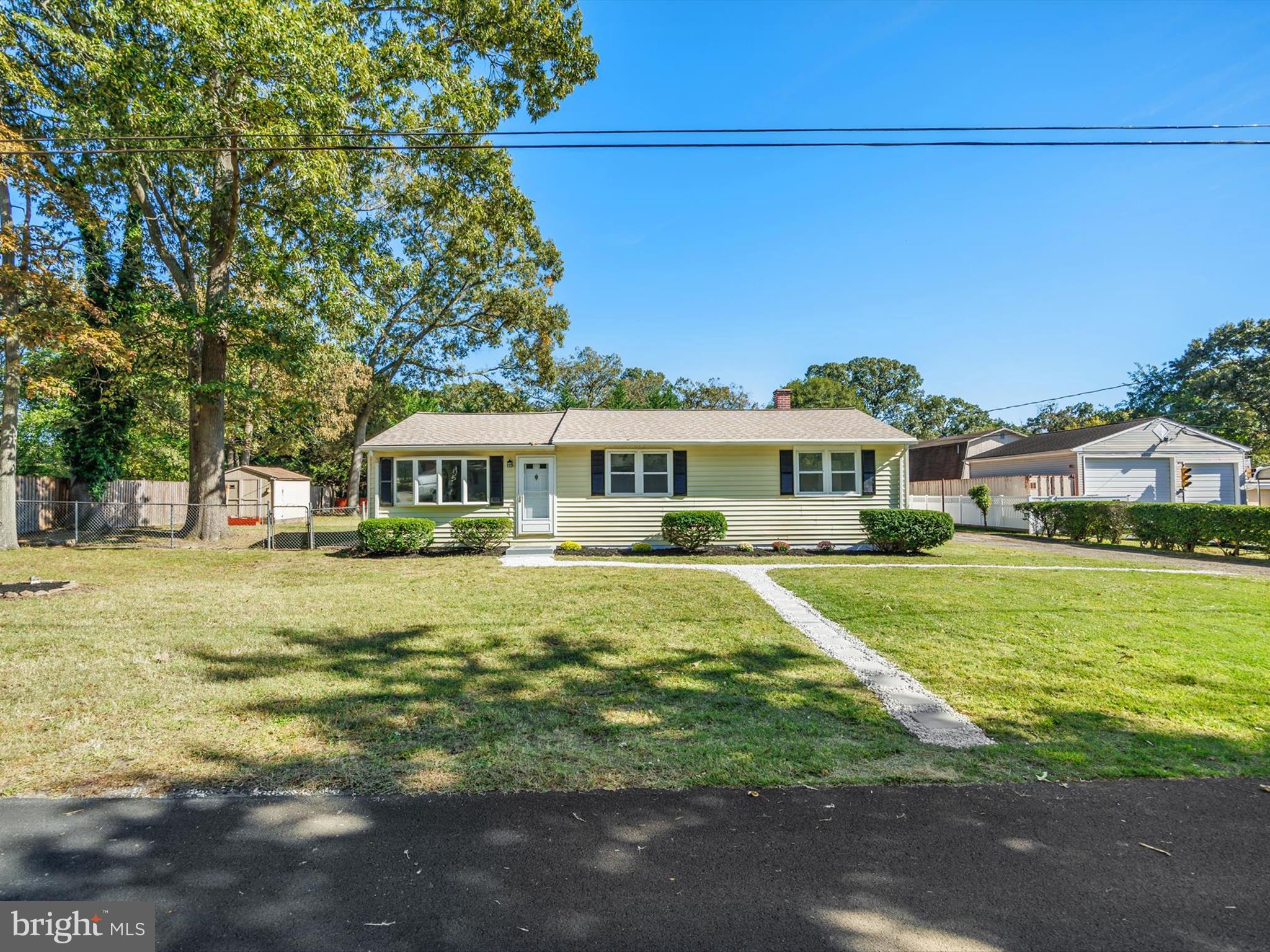 UPPER MAGOTHY BEACH - Residential