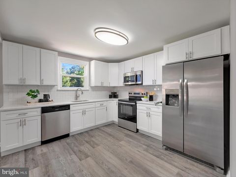 325 BEACH AVENUE PASADENA MD 21122