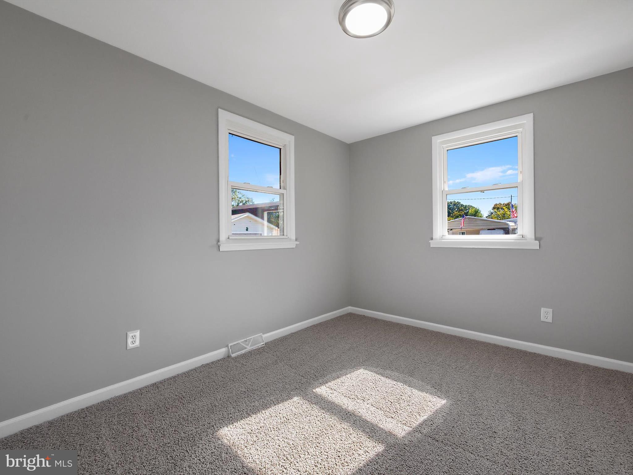 UPPER MAGOTHY BEACH - Residential