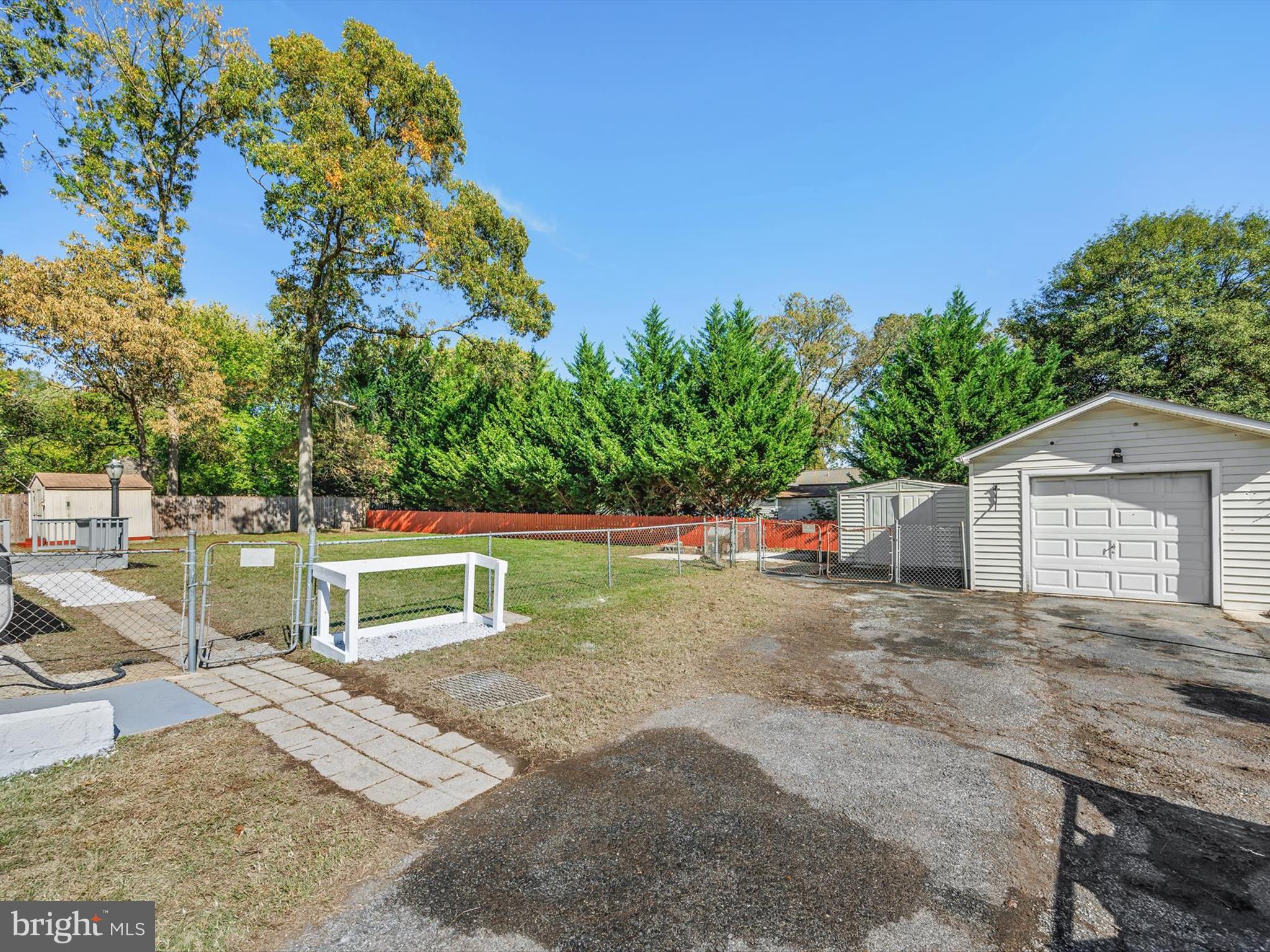 UPPER MAGOTHY BEACH - Residential