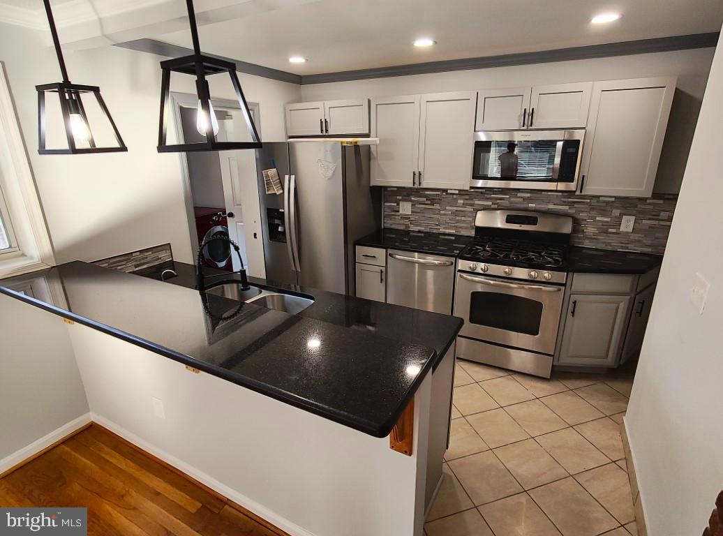 WHEATON WOODS - Residential