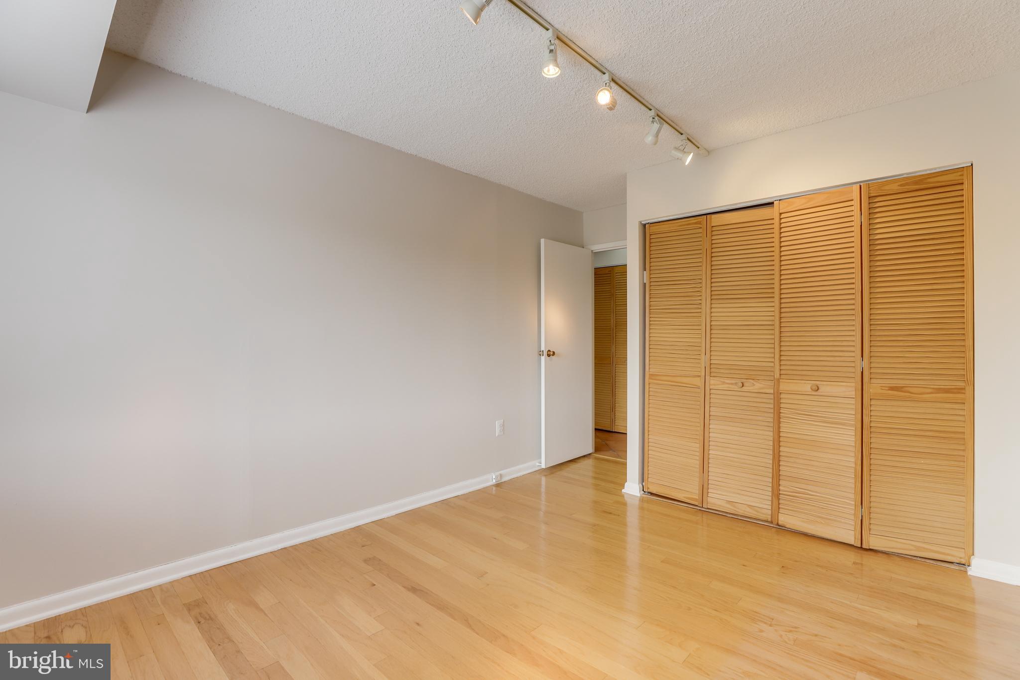 HALLMARK - Residential Lease