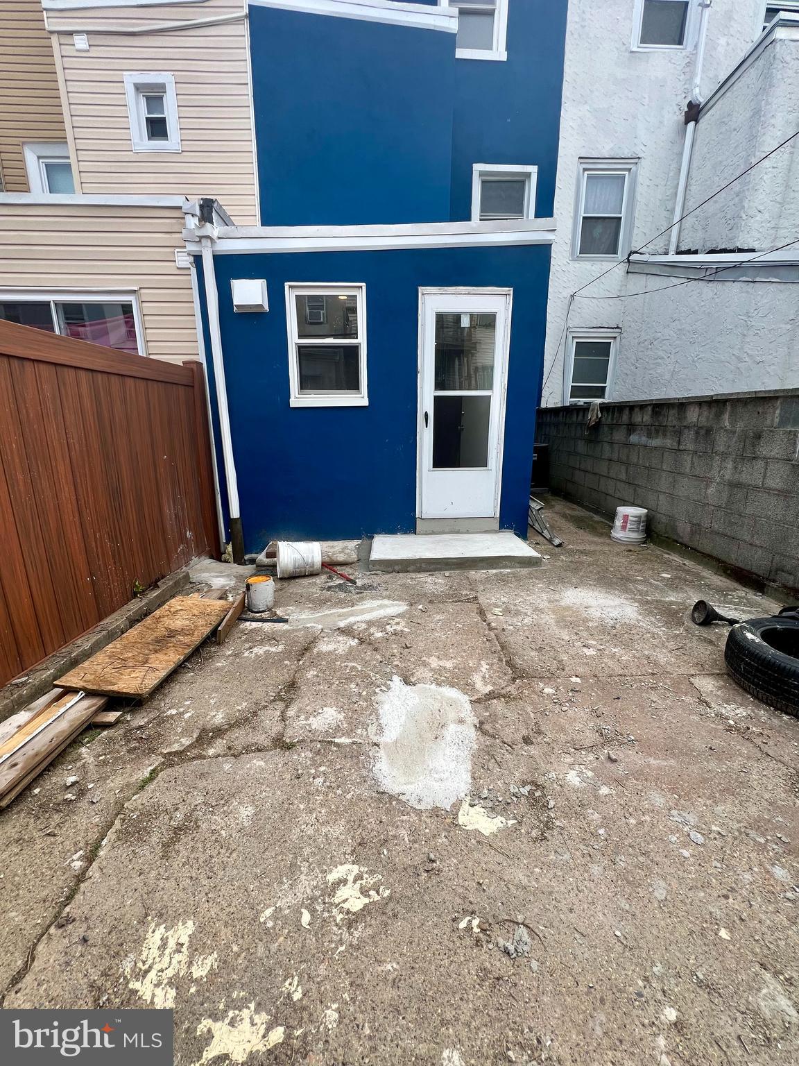 PHILADELPHIA - Residential Lease