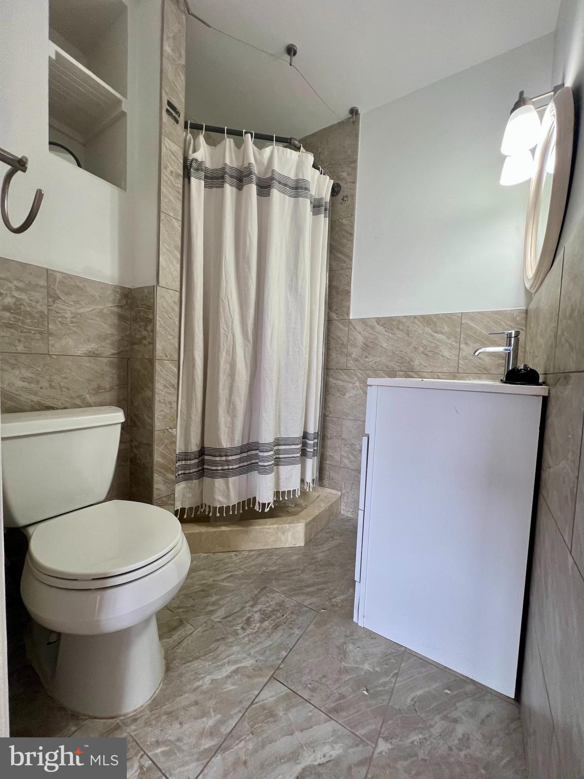 PHILADELPHIA - Residential Lease