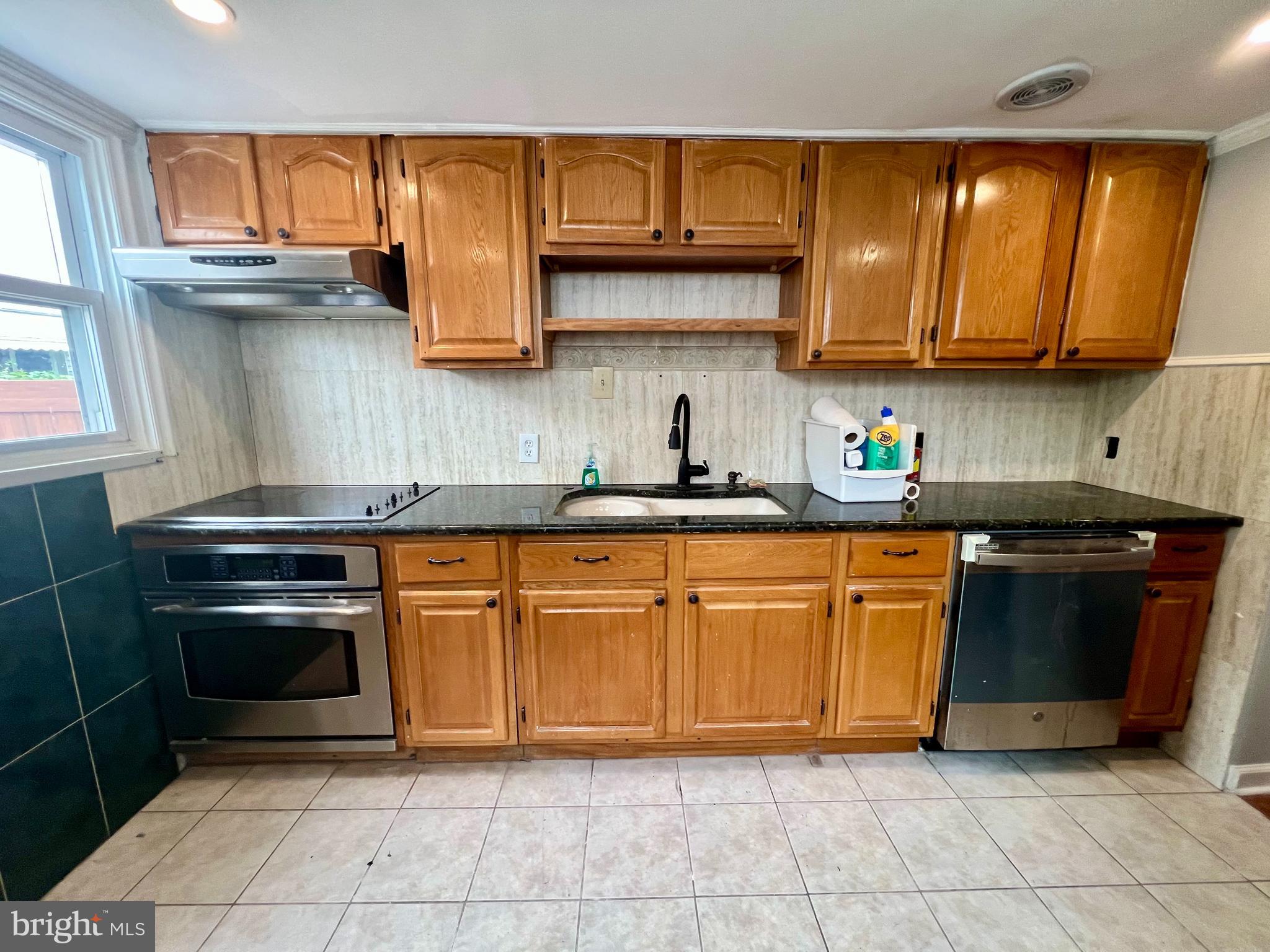 PHILADELPHIA - Residential Lease