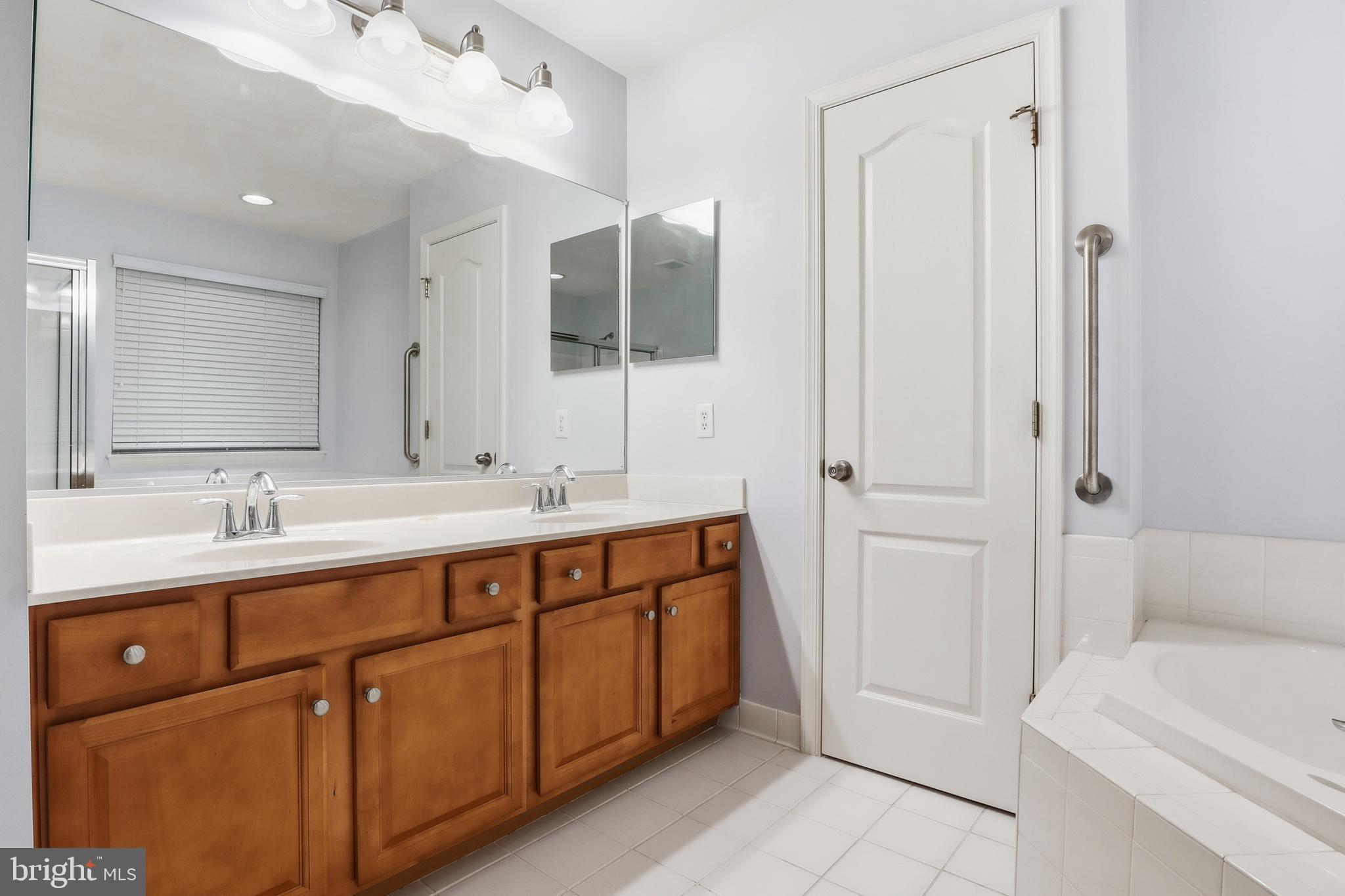 LOGANS RESERVE - Residential