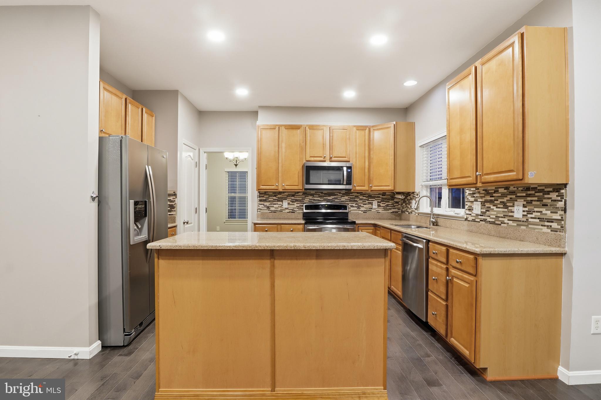 LOGANS RESERVE - Residential