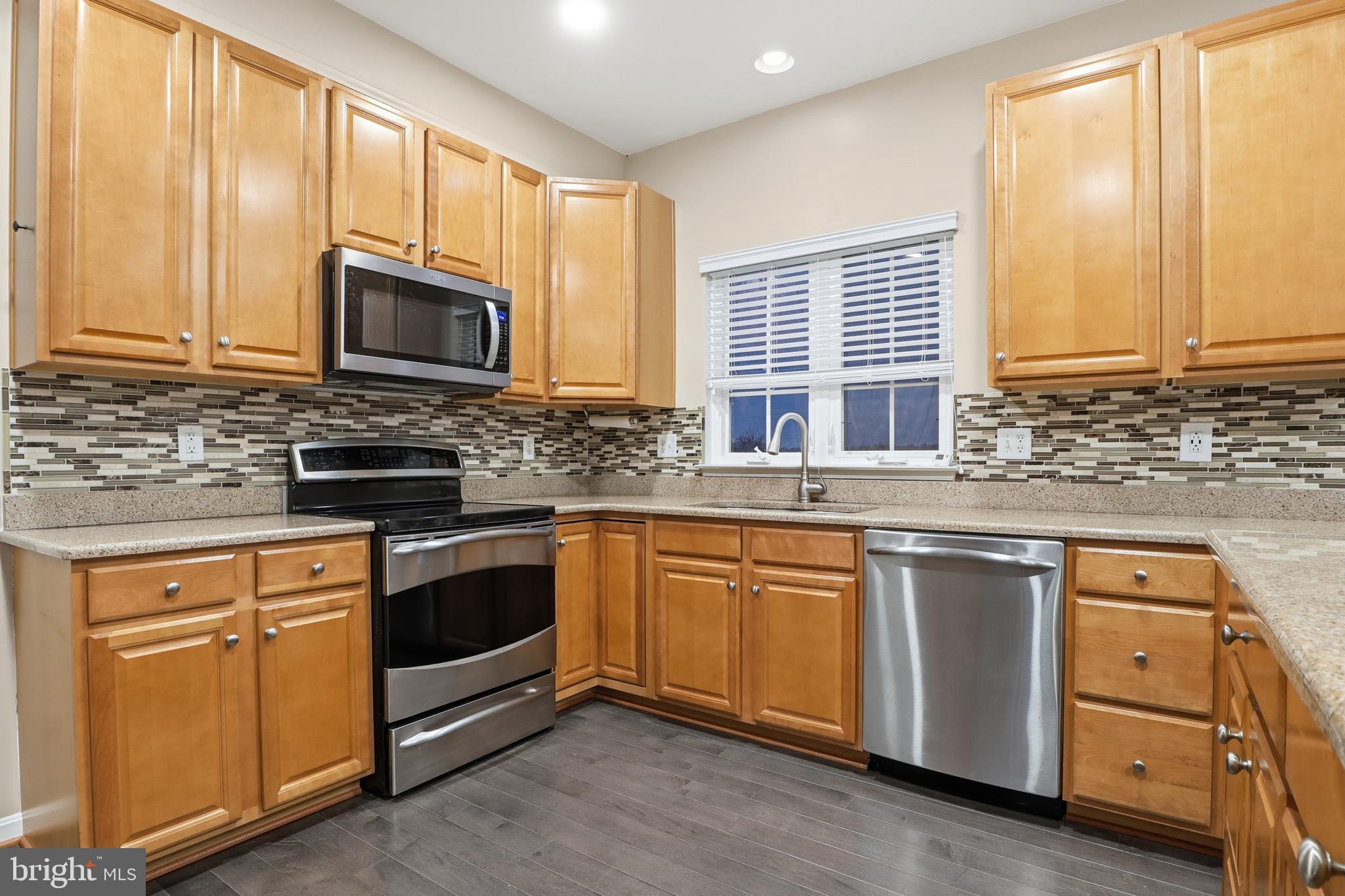 LOGANS RESERVE - Residential