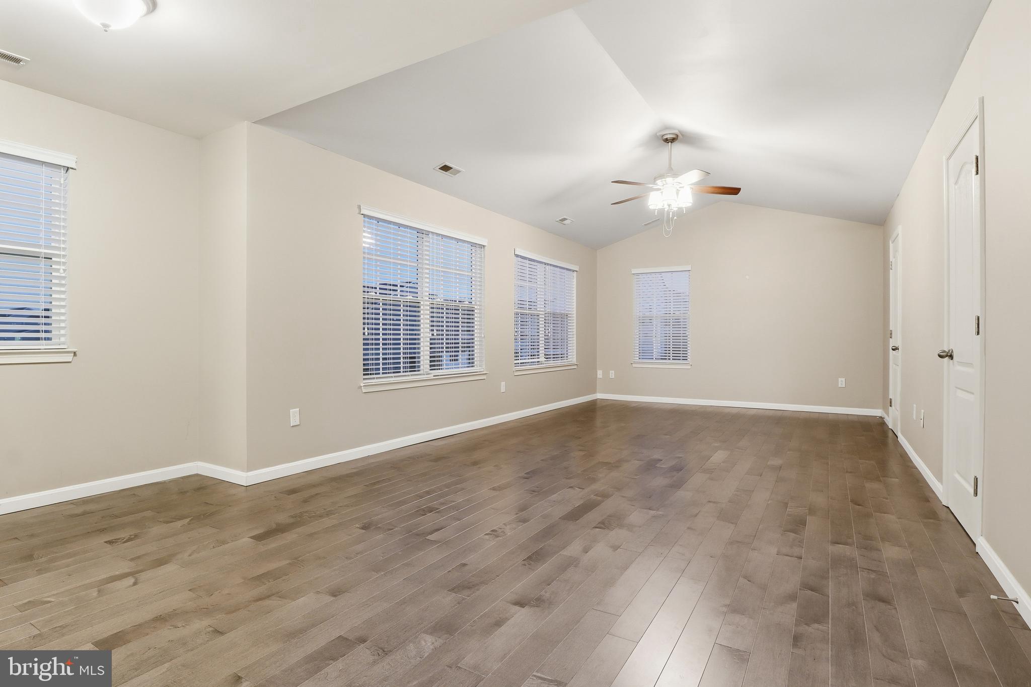 LOGANS RESERVE - Residential