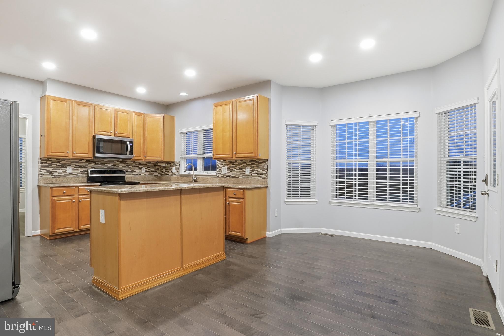 LOGANS RESERVE - Residential