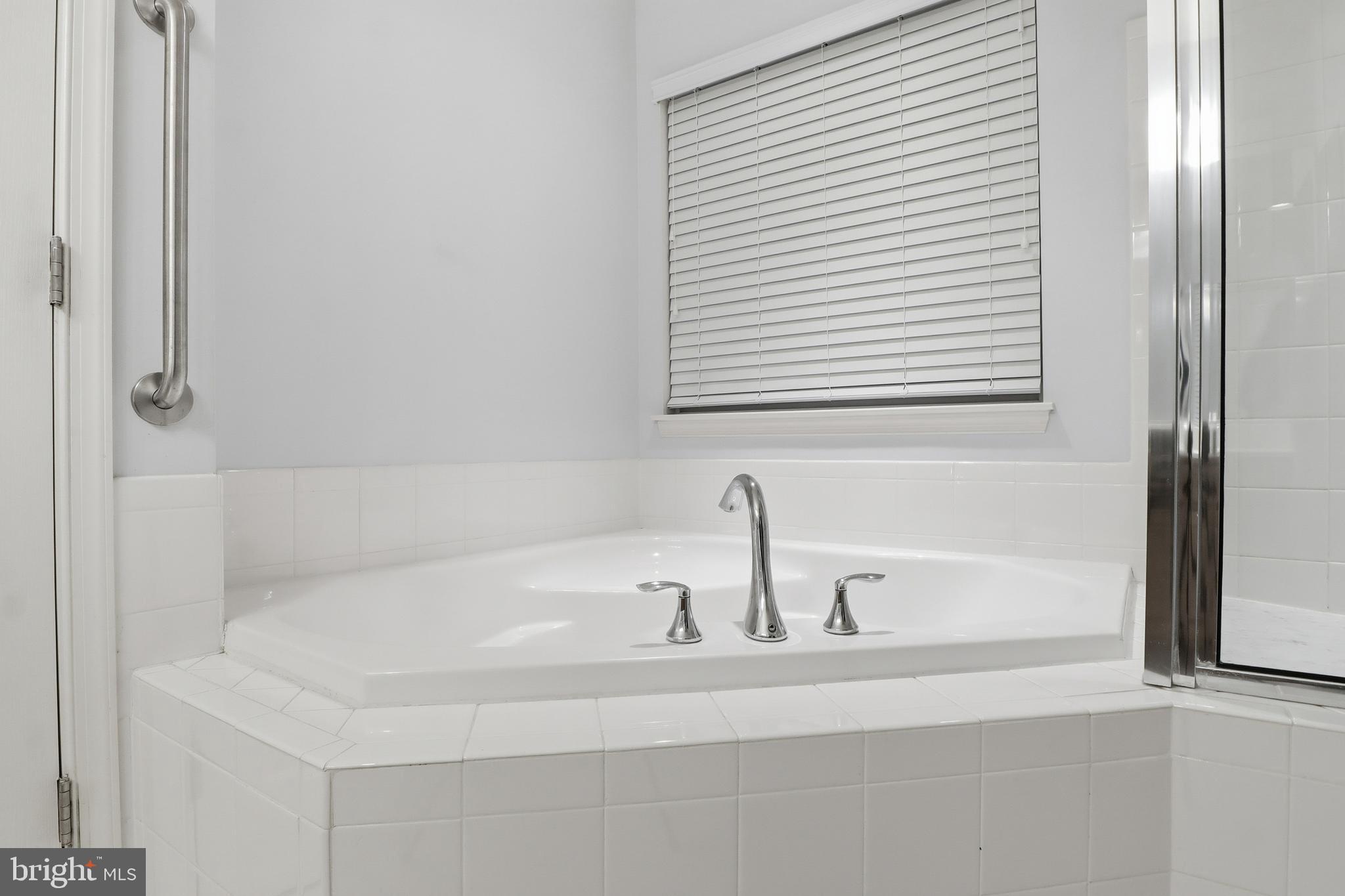 LOGANS RESERVE - Residential