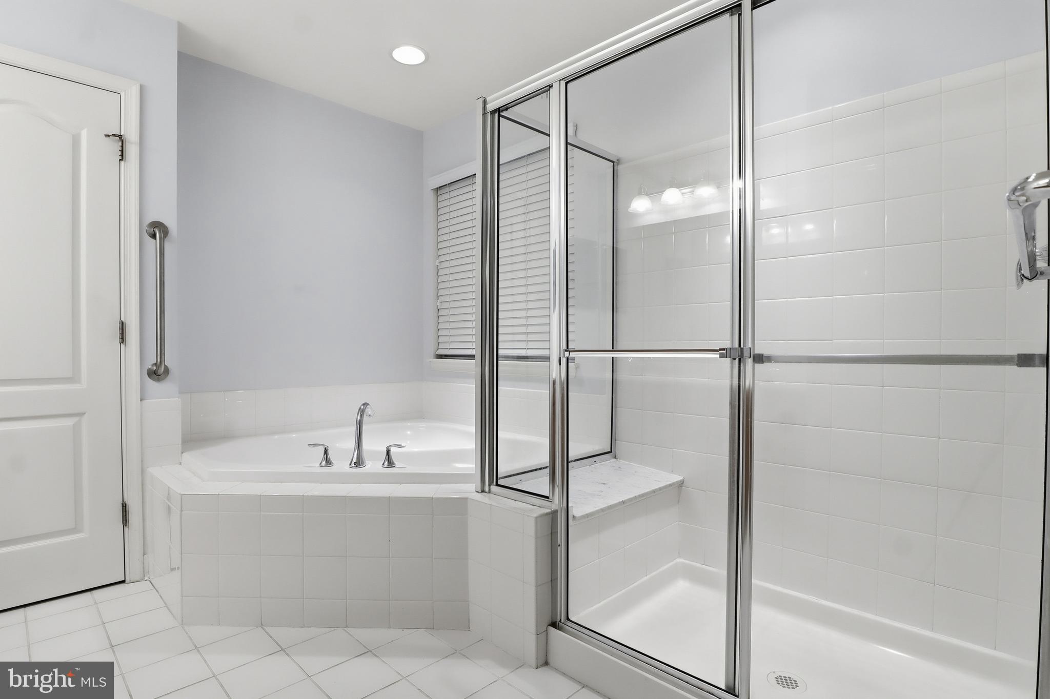 LOGANS RESERVE - Residential