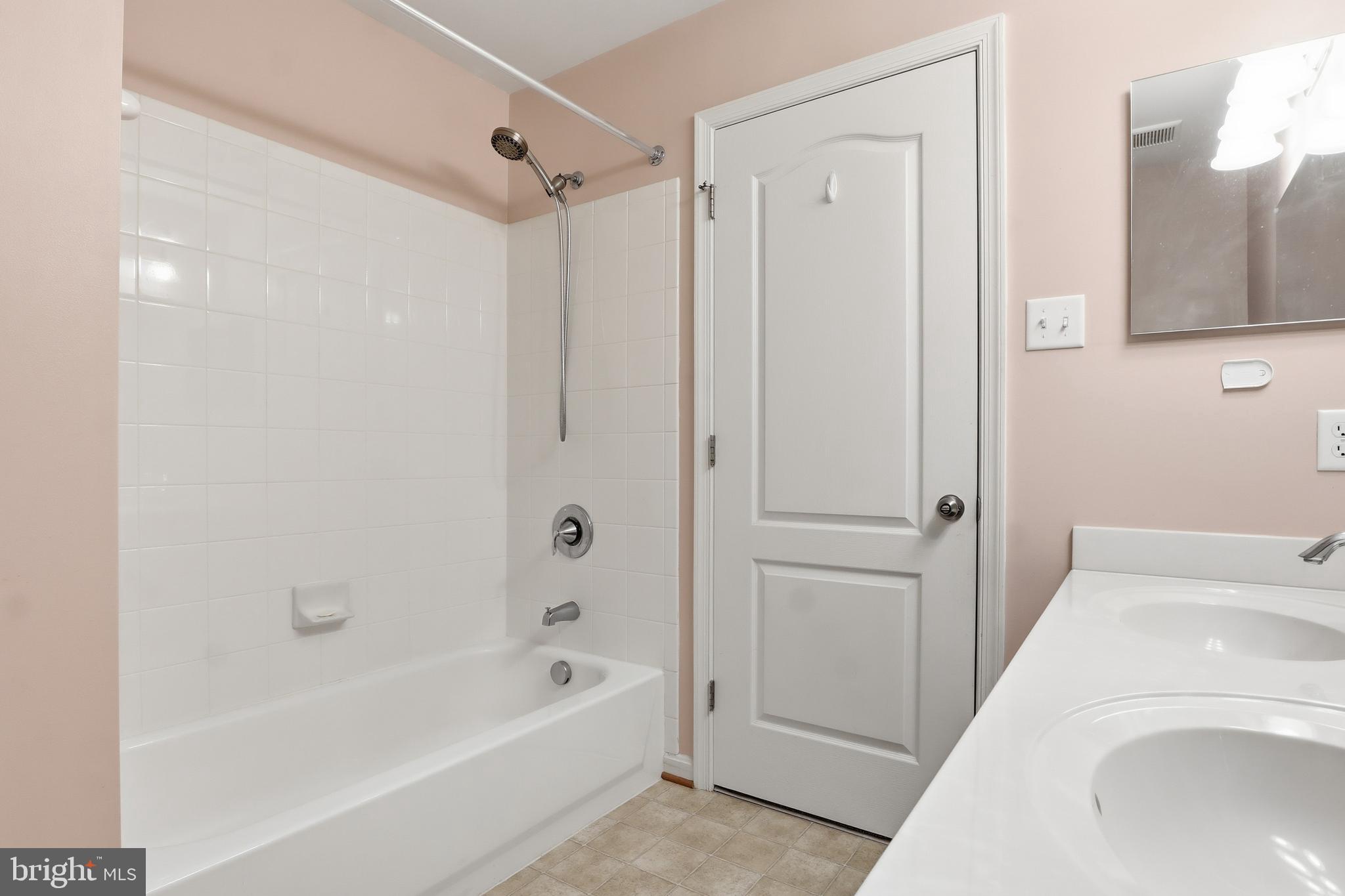 LOGANS RESERVE - Residential