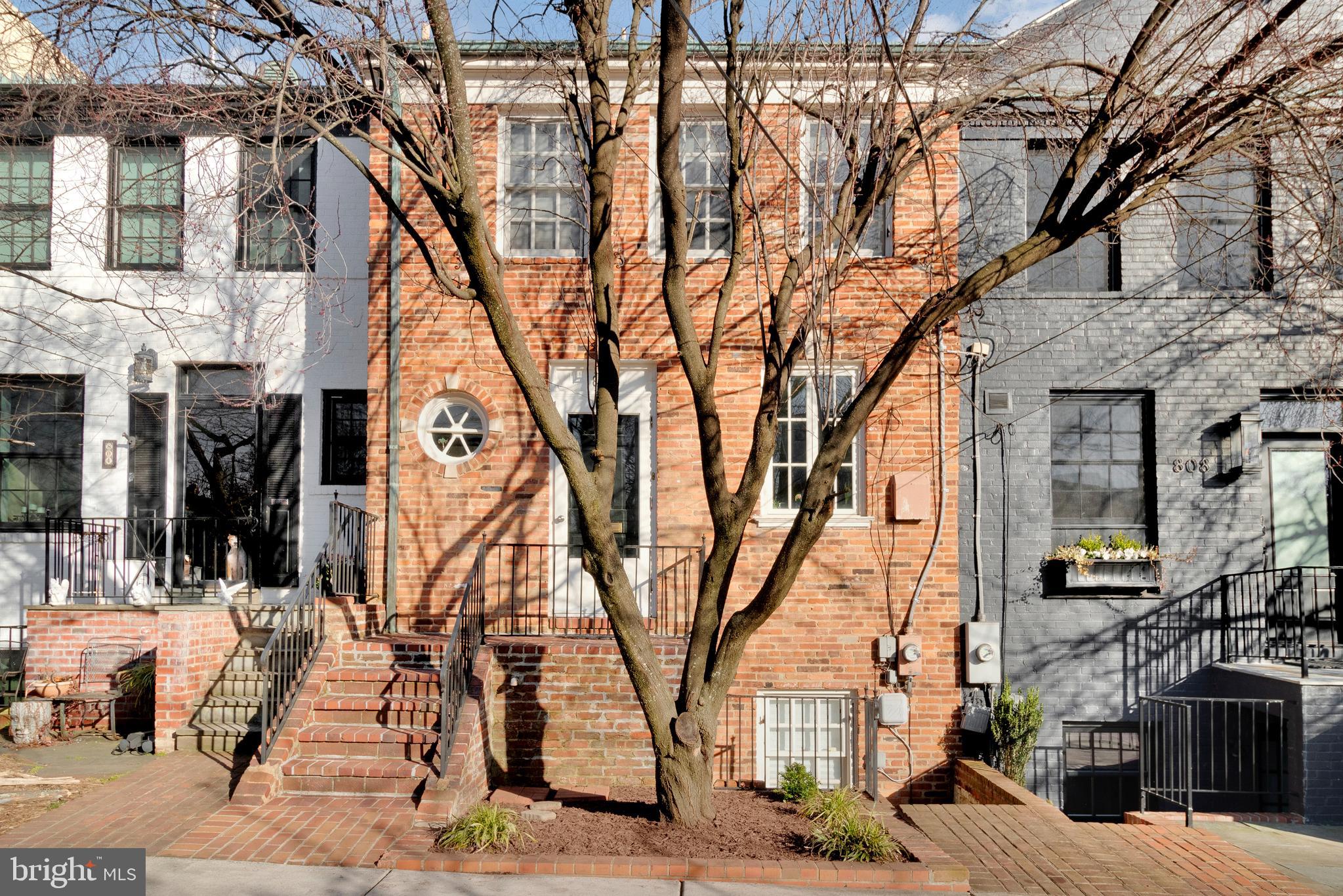 OLD TOWN ALEXANDRIA - Residential