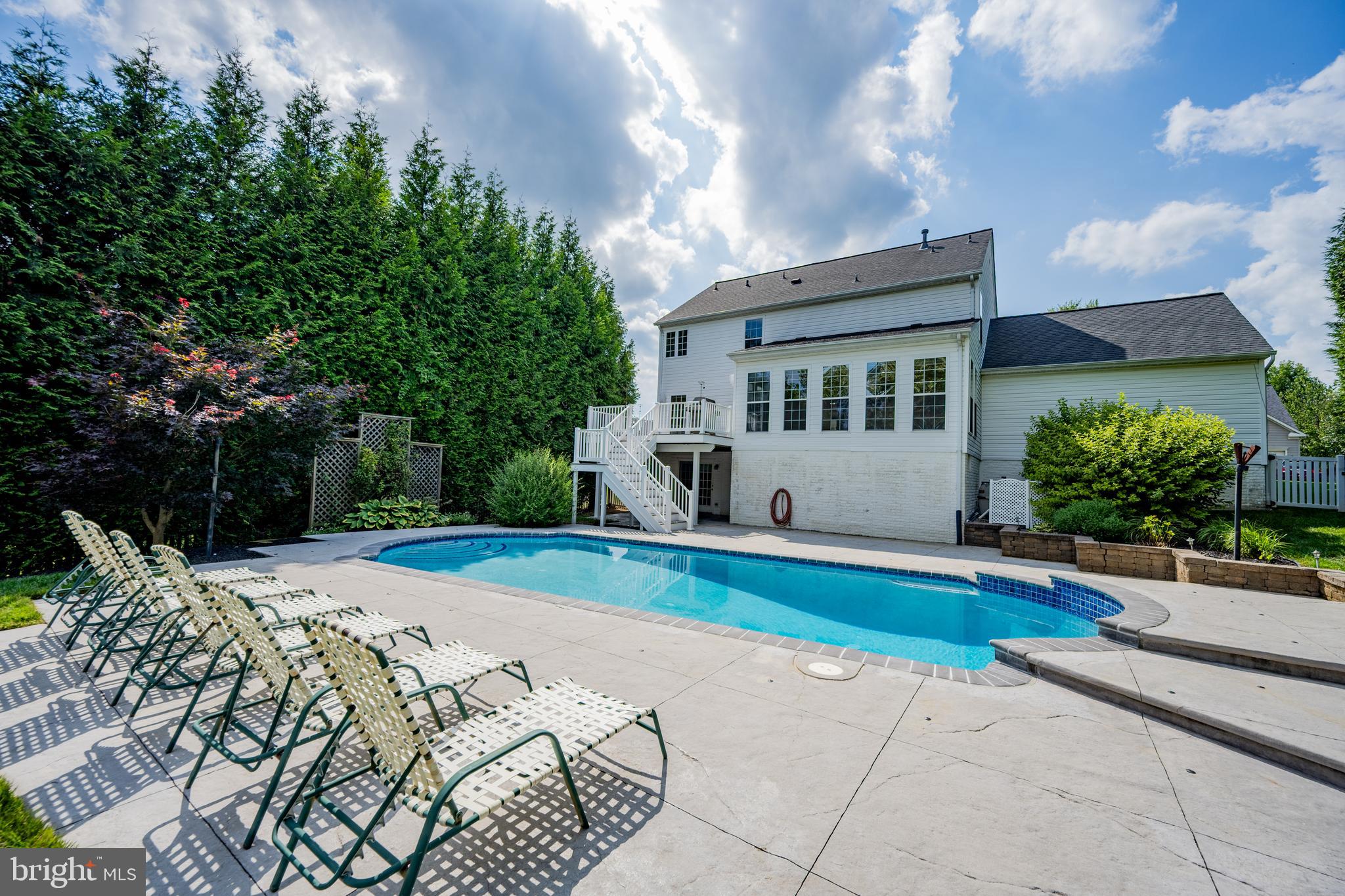 JENNA ESTATES - Residential