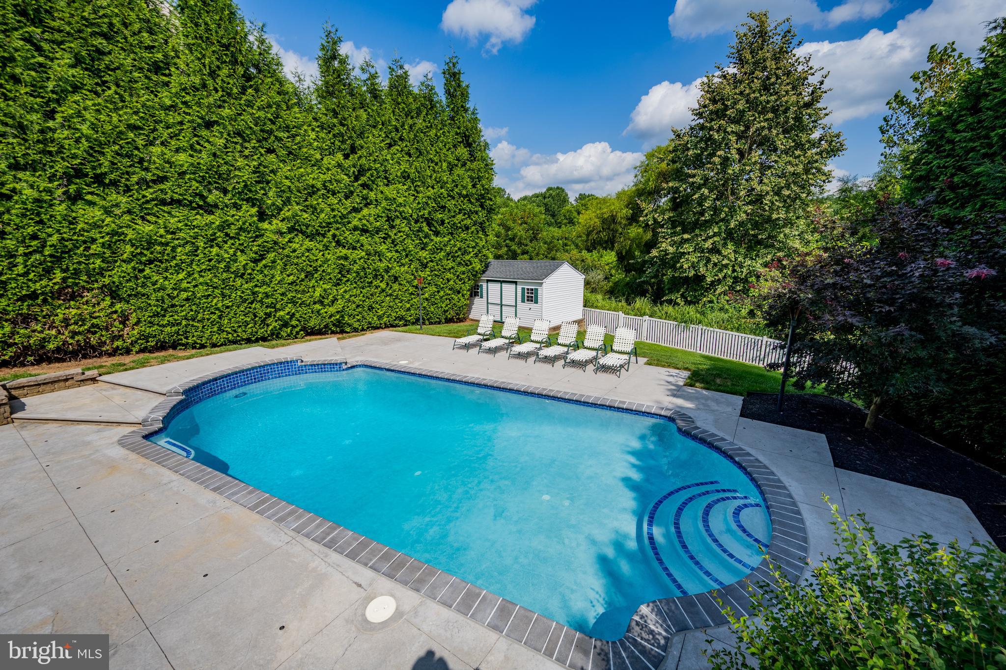 JENNA ESTATES - Residential