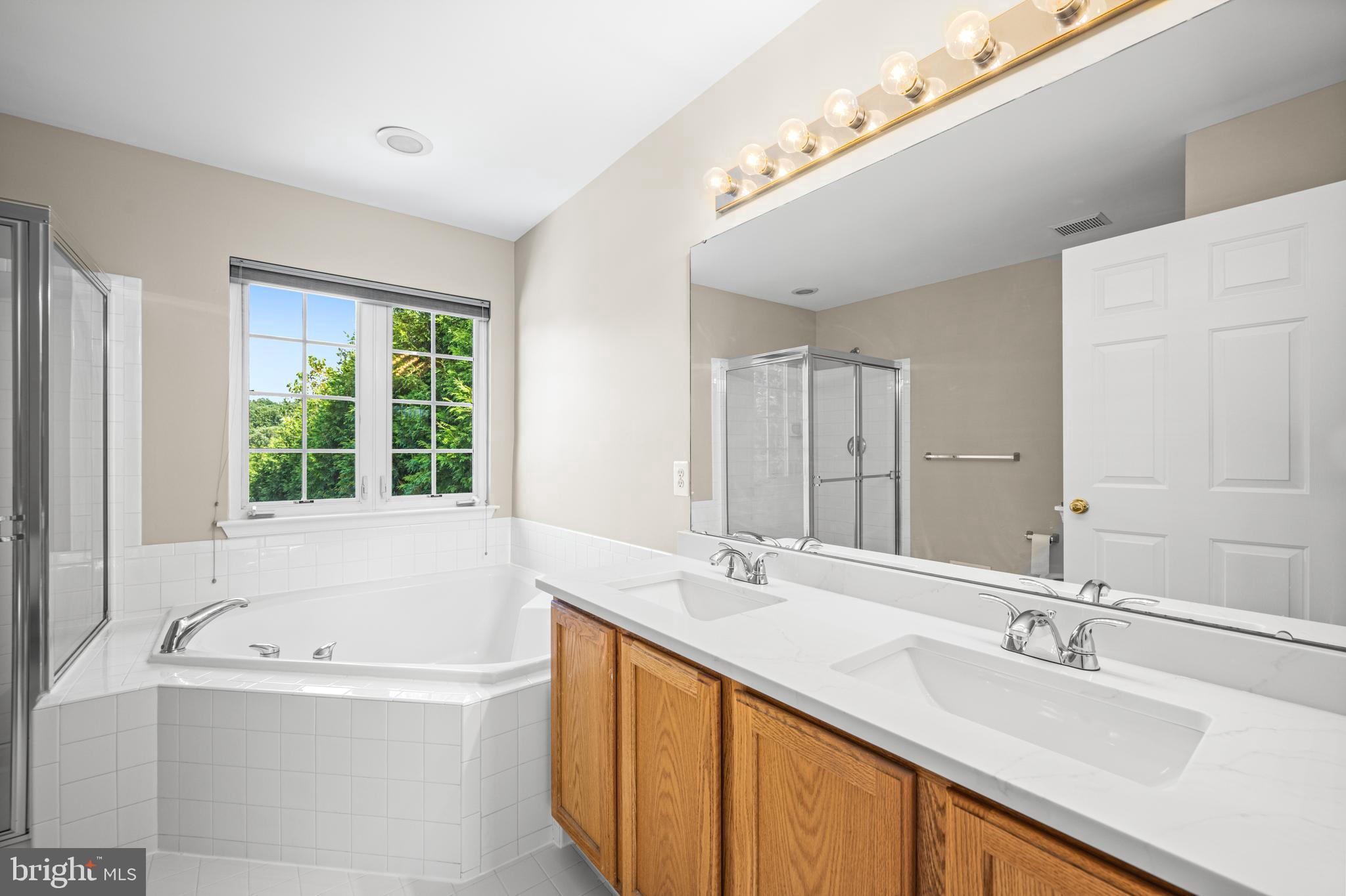 JENNA ESTATES - Residential