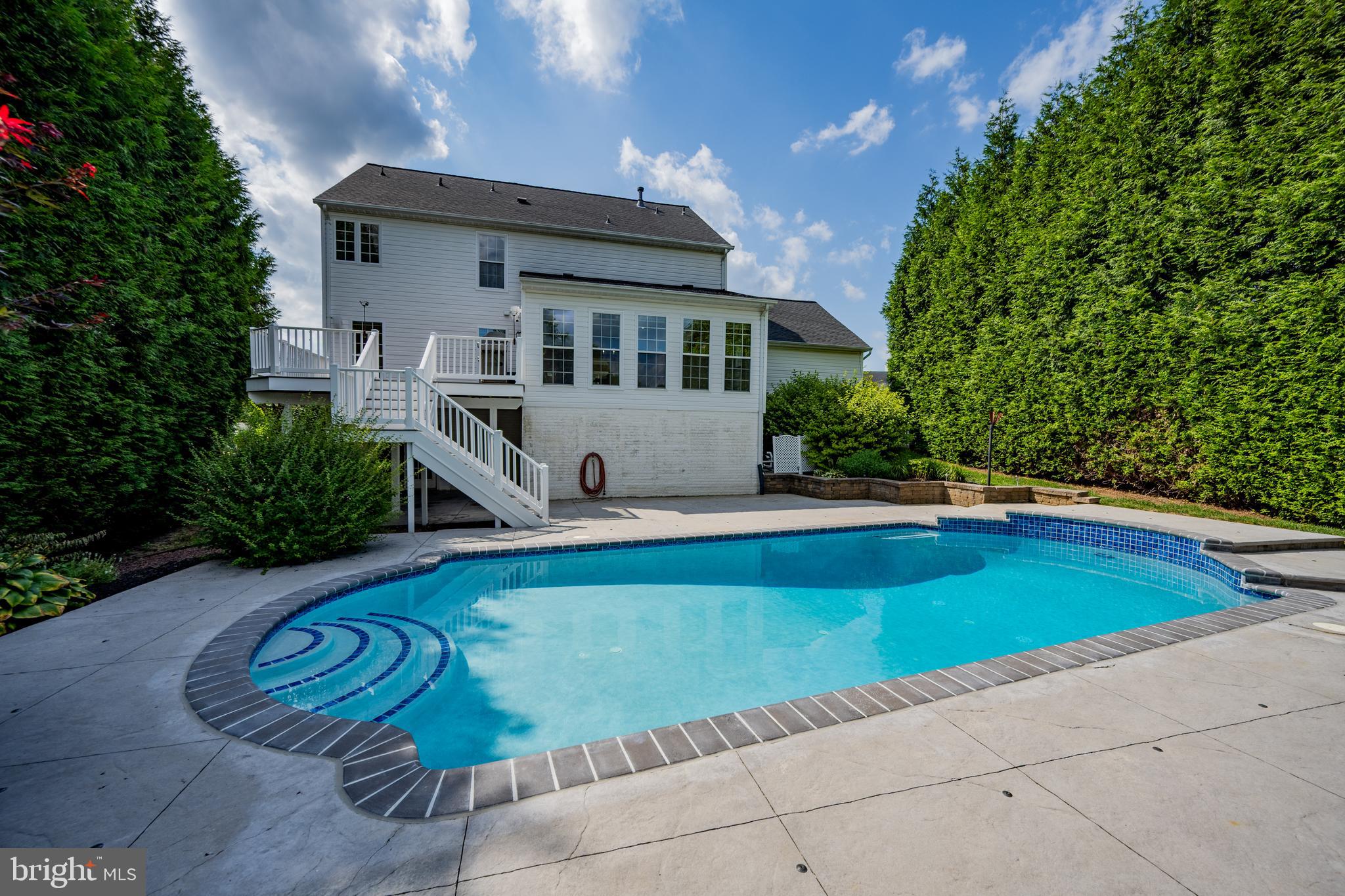 JENNA ESTATES - Residential