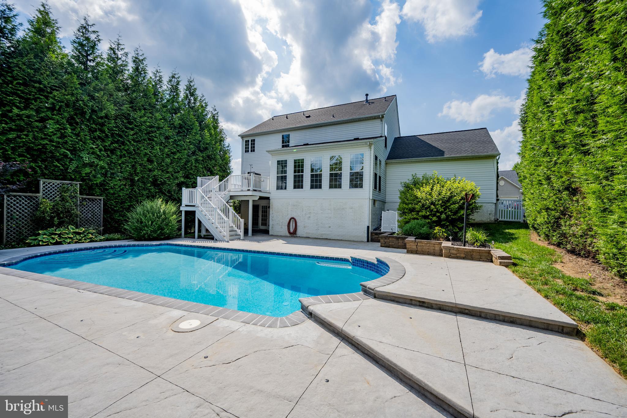 JENNA ESTATES - Residential