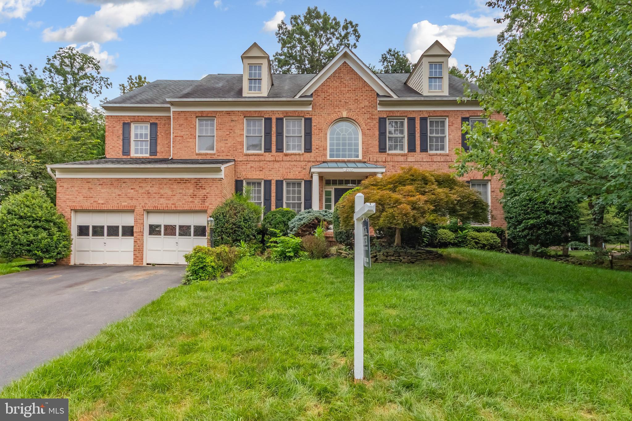Exceptional Luxury Colonial – Over 6,000 Sq Ft with Endless Potential
This stately brick-front colonial offers over 6,000 square feet of living space, 5 spacious bedrooms, 4.5 baths, and an elegant layout that is ready to be transformed into a true showpiece. Featuring a dramatic 2-story foyer with a curved staircase, a grand 2-story family room with fireplace, formal living and dining areas, and a massive primary suite—this home is full of timeless architectural charm and impressive scale.
This property presents a rare opportunity to customize and add value in one of Reston’s most desirable and well-connected areas.
Enjoy easy access to Reston Town Center, Lake Anne, scenic trails, parks, golf courses, and the Silver Line Metro. Located in a quiet, established enclave surrounded by nature, yet minutes to major commuter routes and top-tier amenities.
Bring your vision and unlock the full potential of this grand residence—ideal for a buyer looking to create a custom luxury home in an unbeatable location.