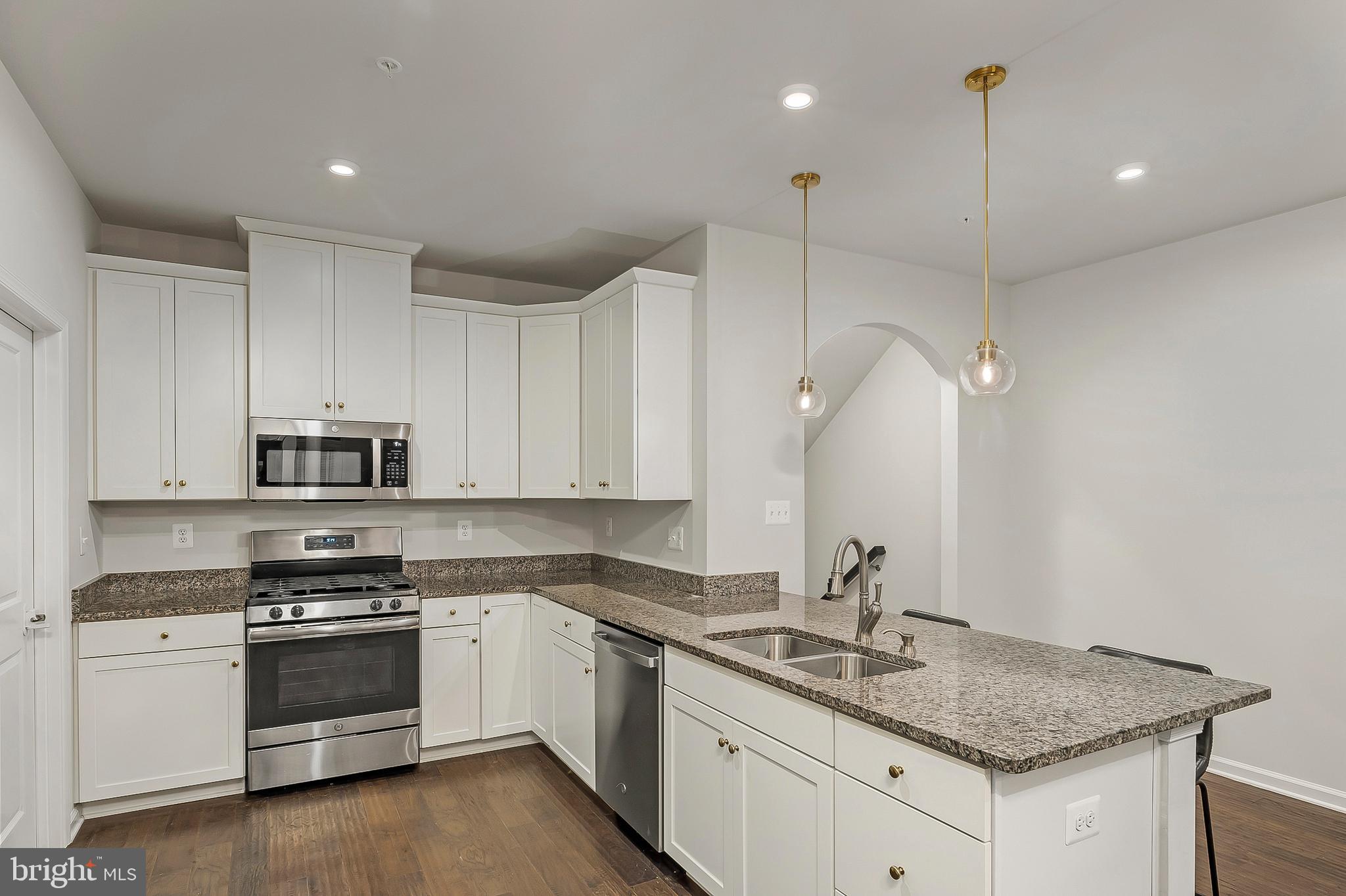 RESERVE AT PONDVIEW - Residential