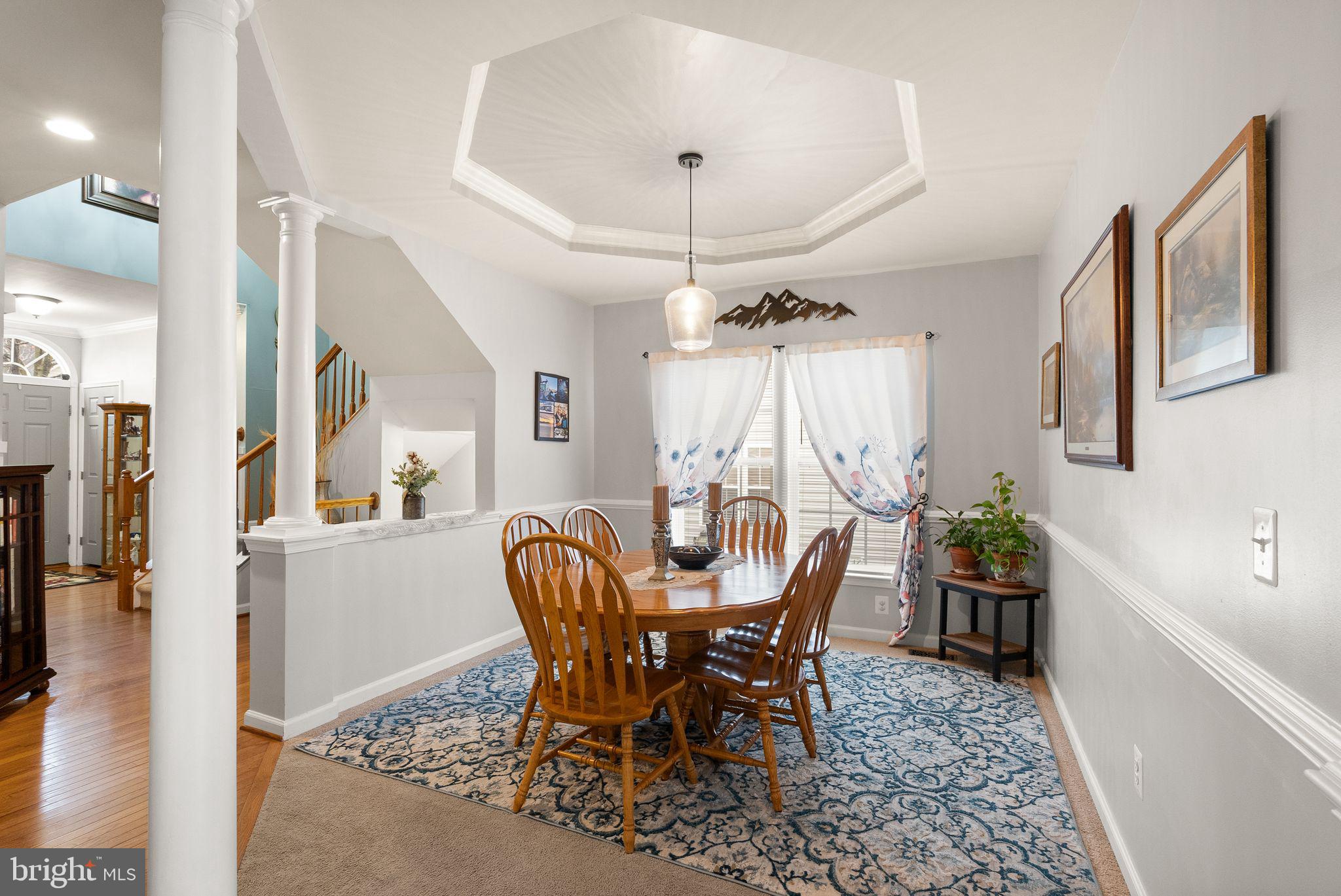 THREE FLAGS - Residential