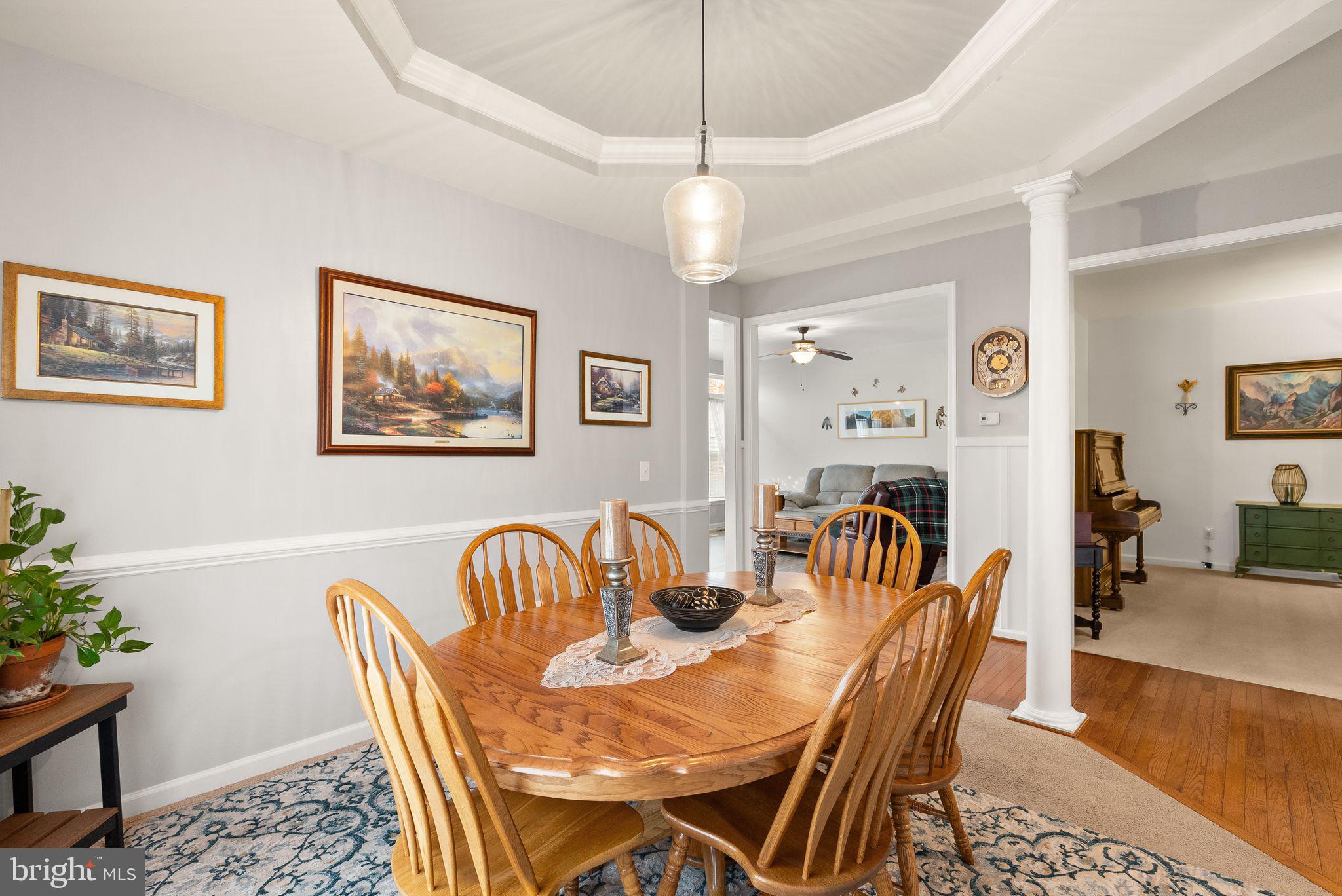 THREE FLAGS - Residential