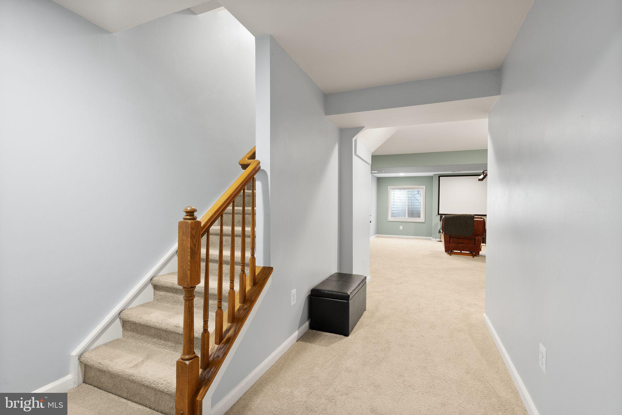 THREE FLAGS - Residential