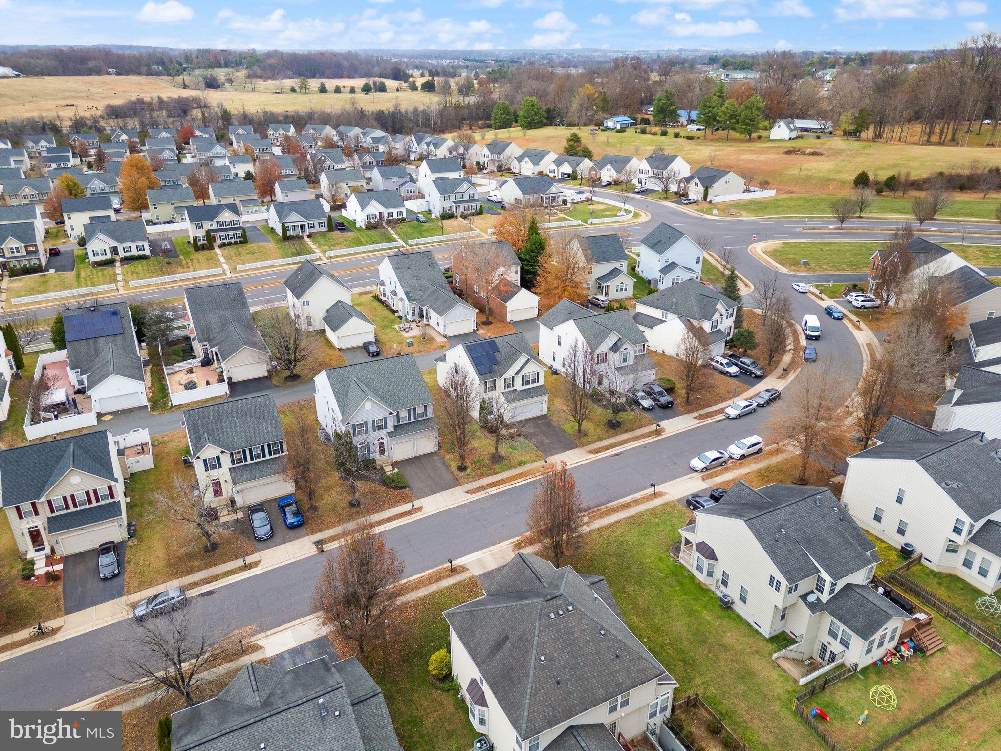 THREE FLAGS - Residential