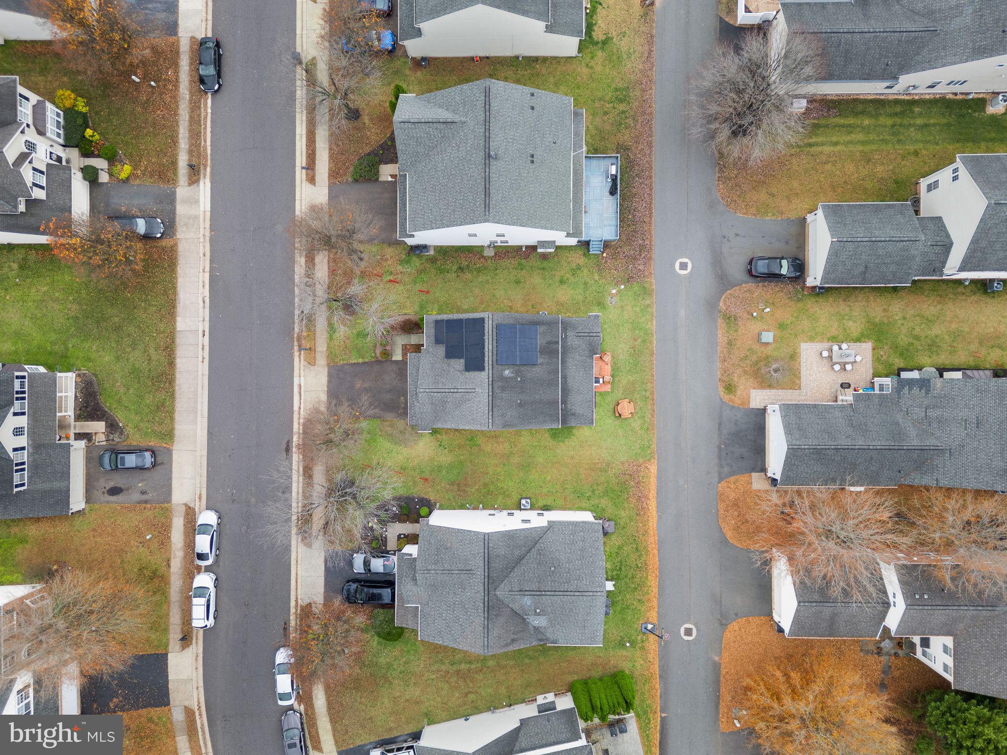 THREE FLAGS - Residential