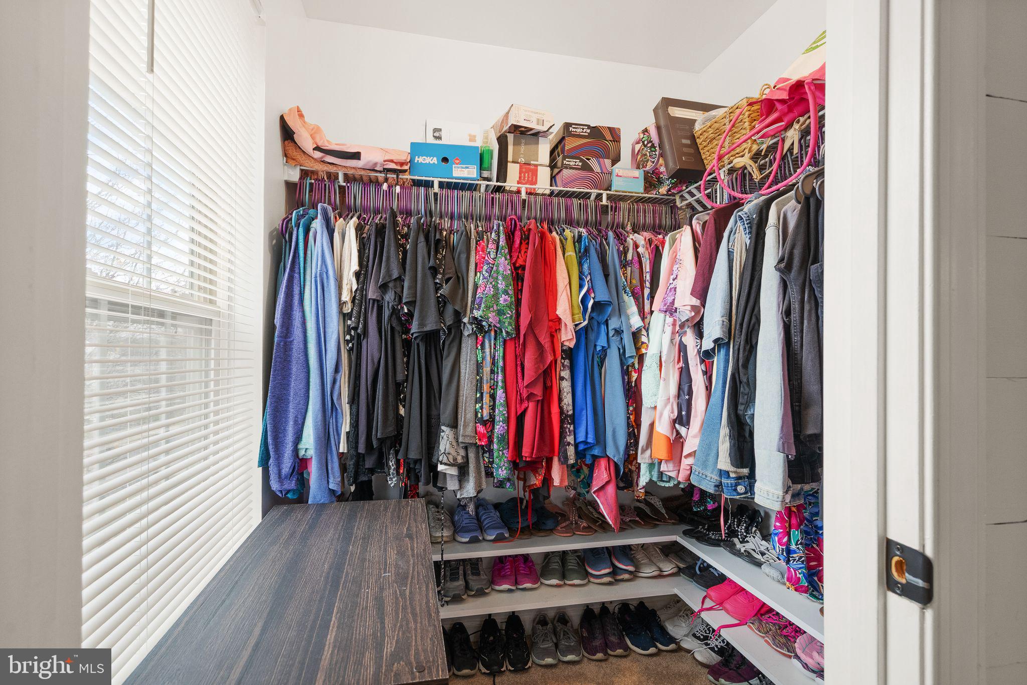 THREE FLAGS - Residential