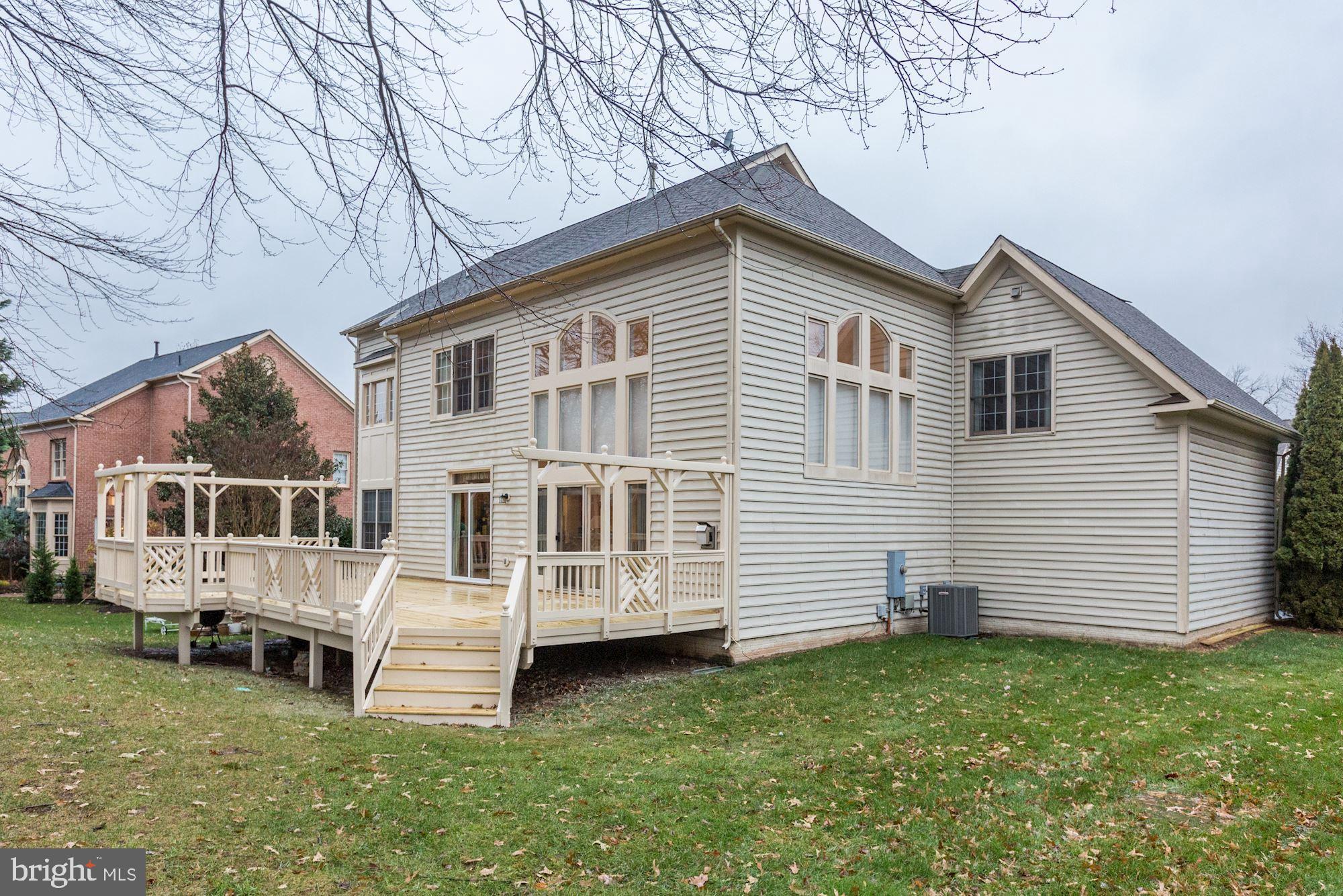 RIVER CREEK - Residential