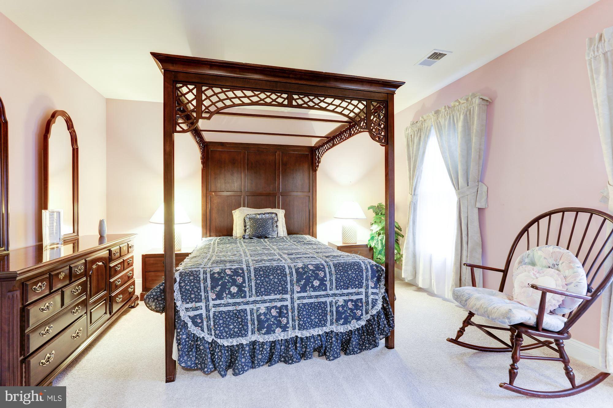 RIVER CREEK - Residential