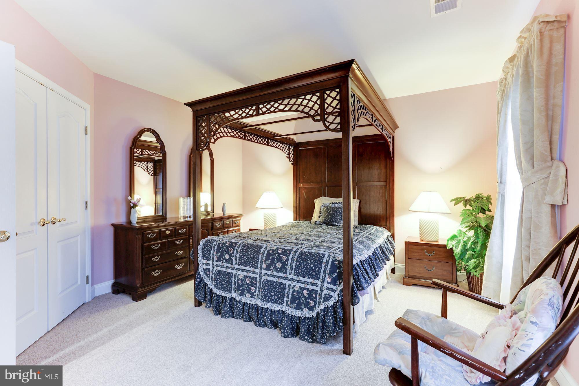 RIVER CREEK - Residential