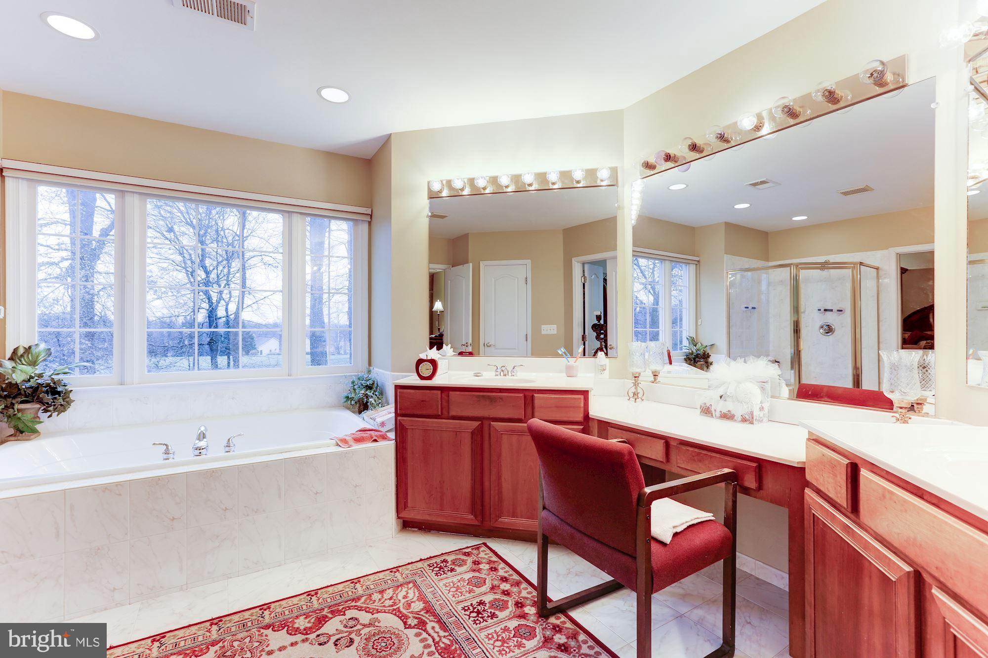 RIVER CREEK - Residential