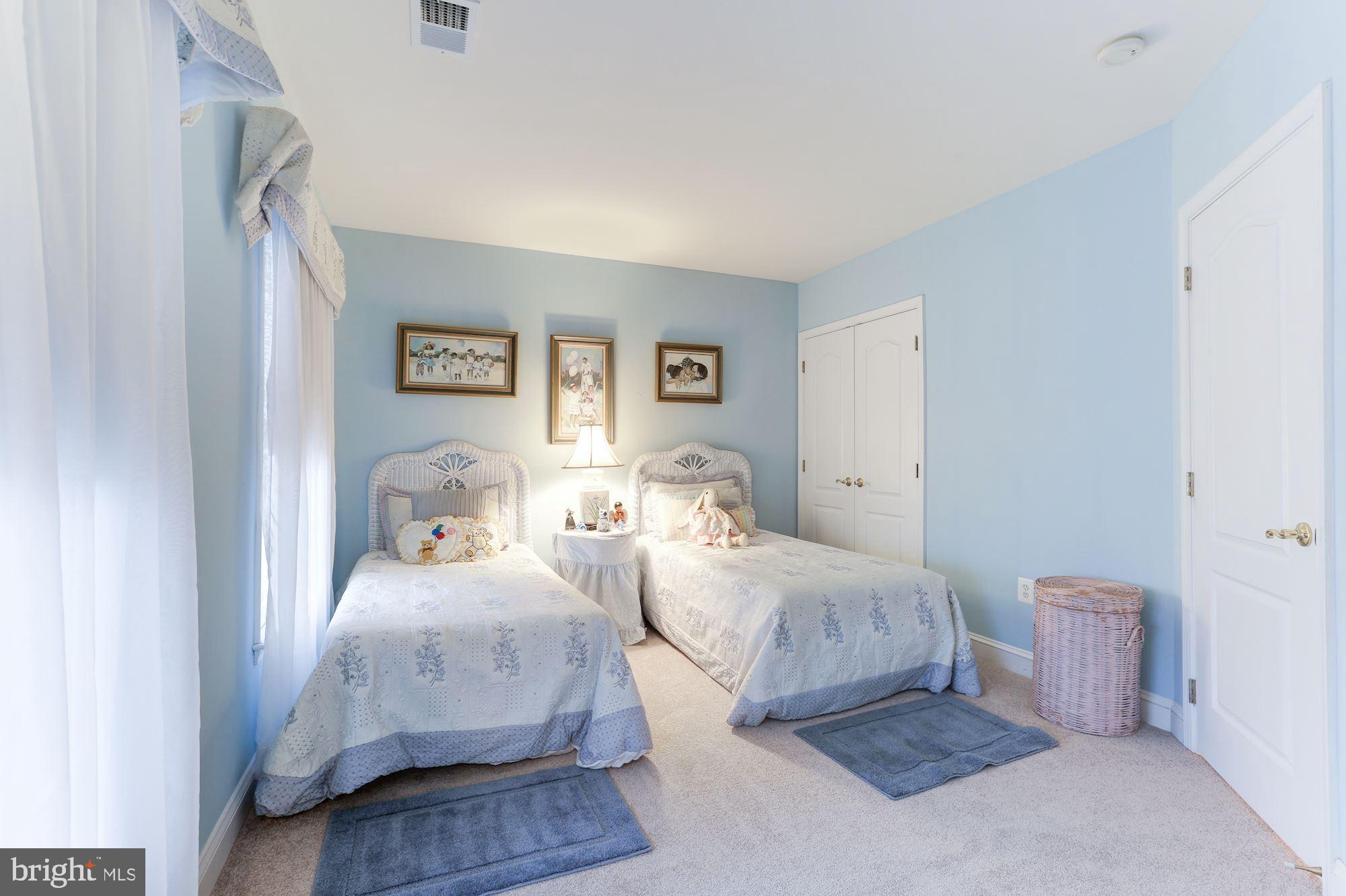 RIVER CREEK - Residential