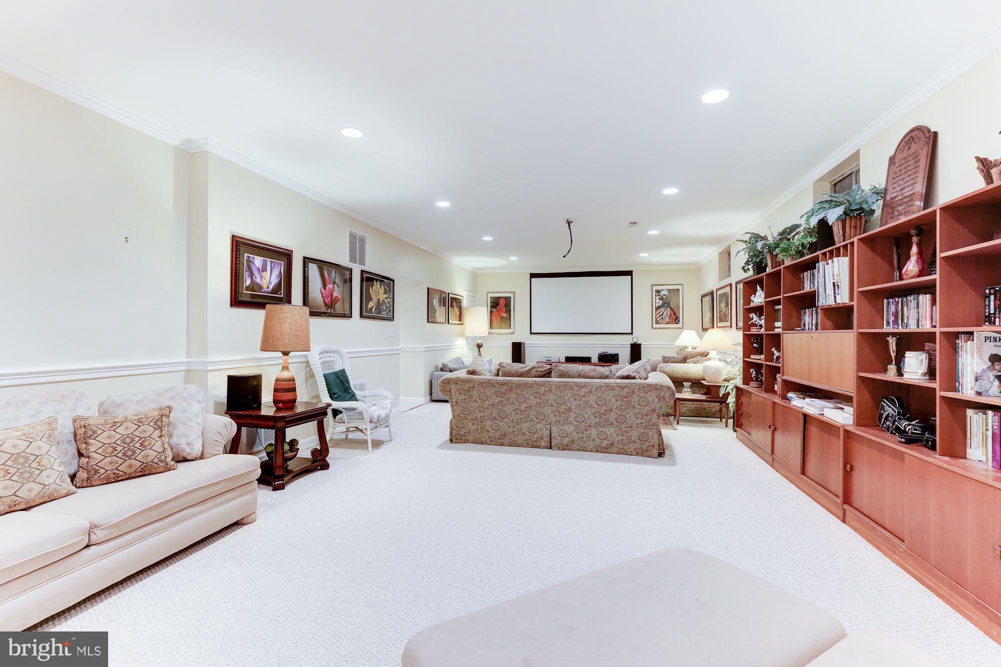 RIVER CREEK - Residential