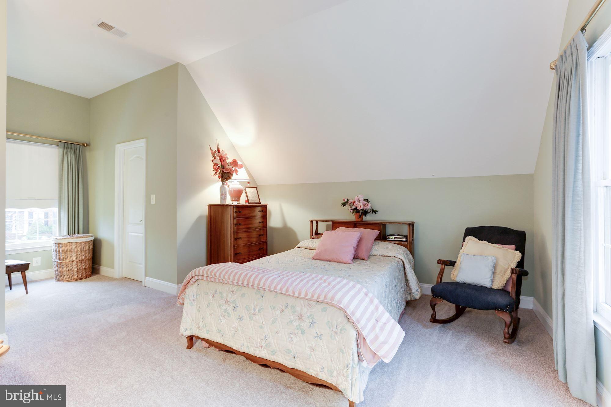 RIVER CREEK - Residential