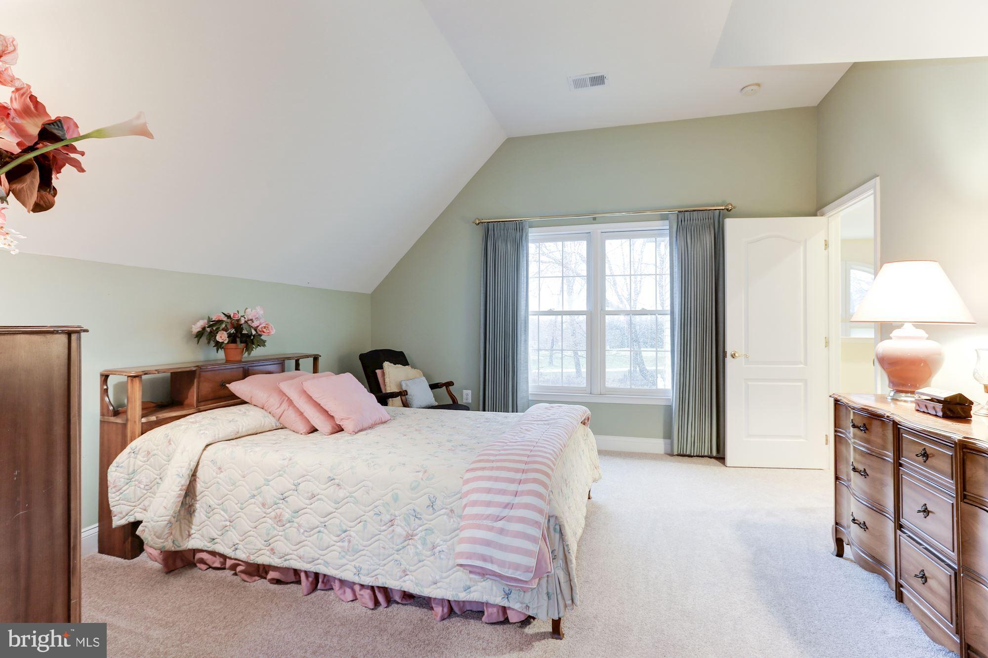 RIVER CREEK - Residential