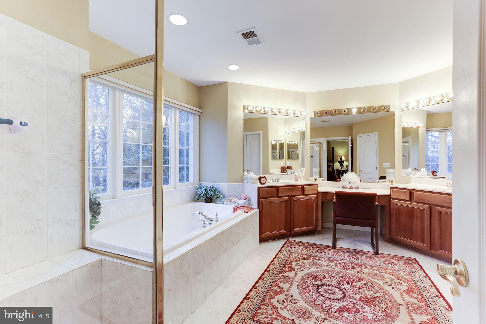 RIVER CREEK - Residential