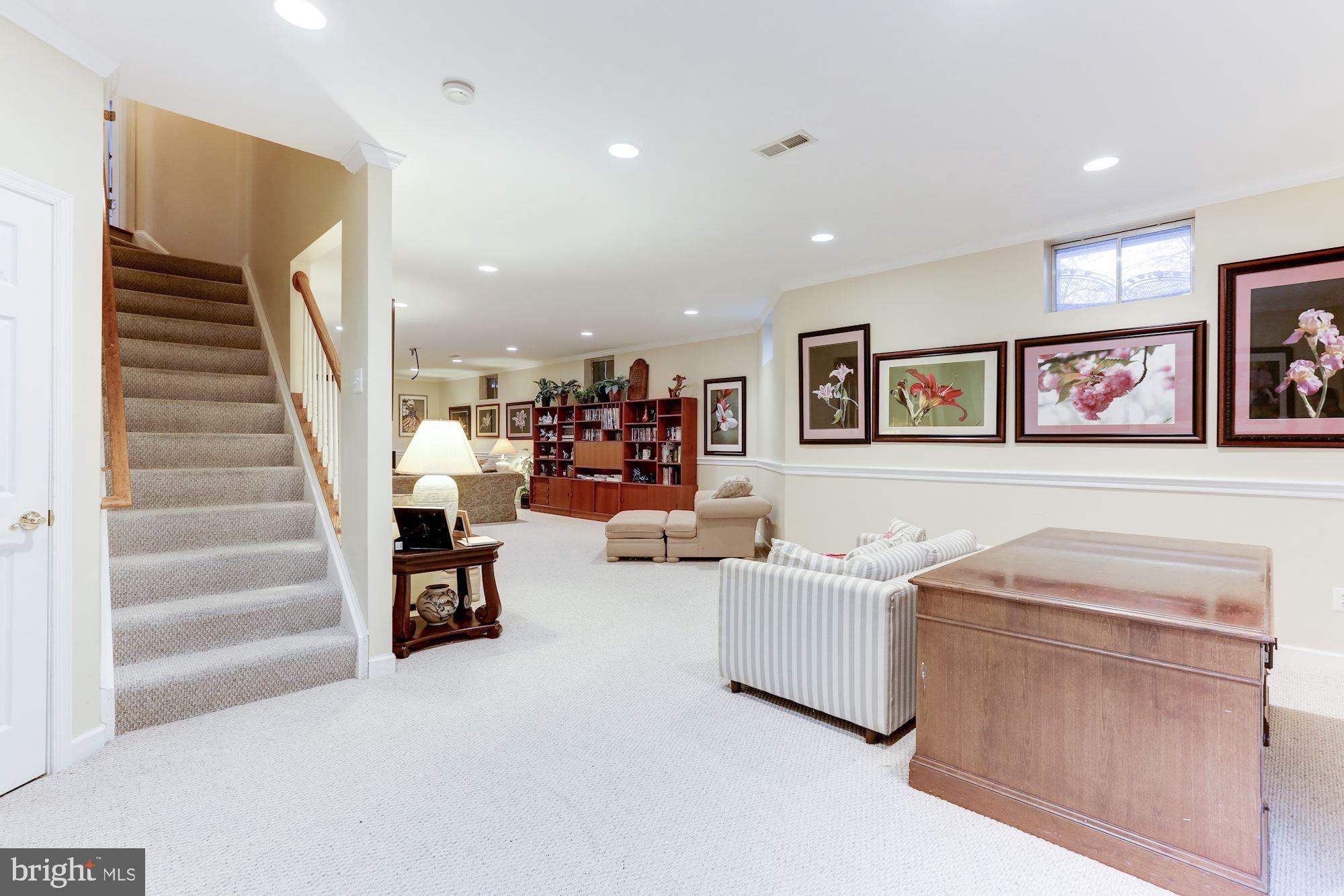 RIVER CREEK - Residential