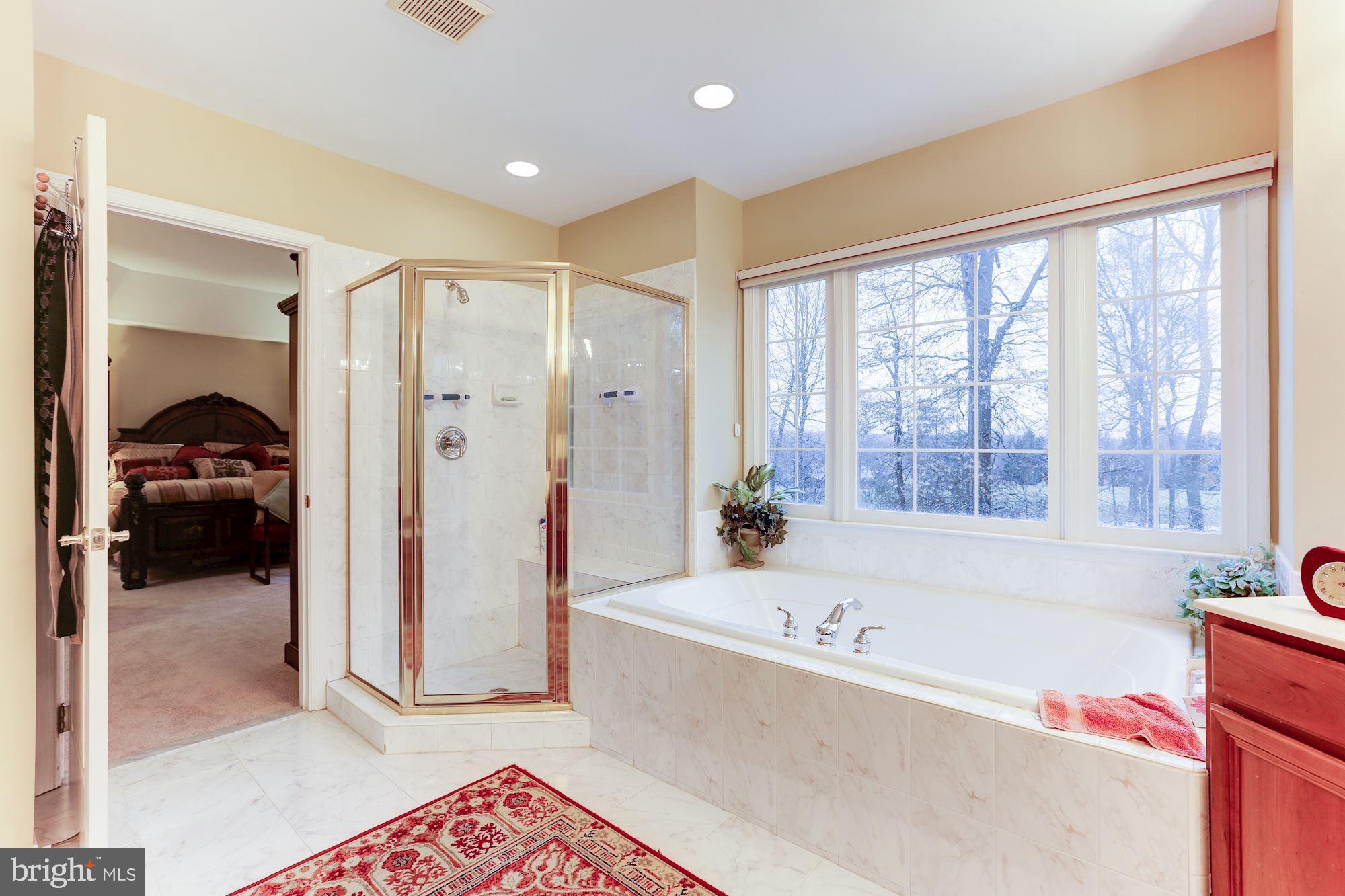 RIVER CREEK - Residential