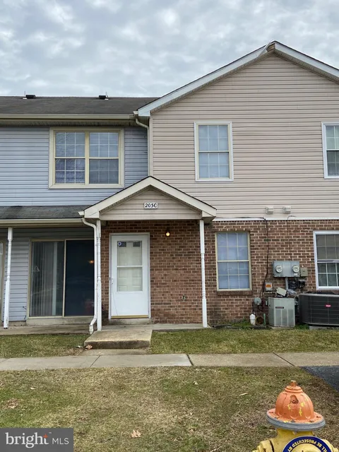 MLS: DENC2074266