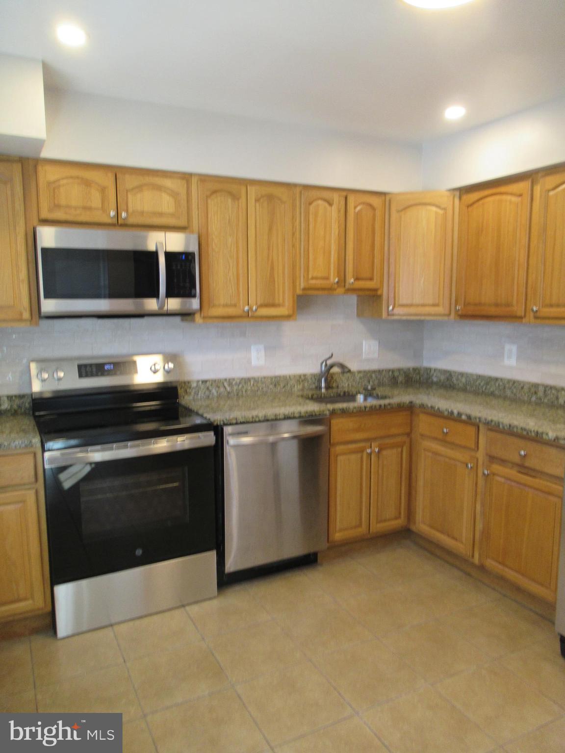 PINECREST HEIGHTS - Residential Lease