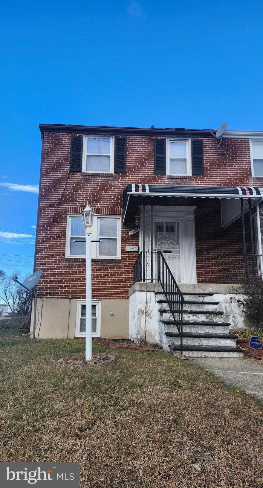 This home is being sold as-is. Great opportunity for buyers to renovate, create your own style, and build equity. Convenient to major routes and shopping centers.