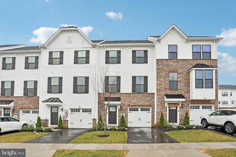 Townhouse For Sale - 47 Rosemary Way<br/> MOUNT LAUREL, NJ 08054