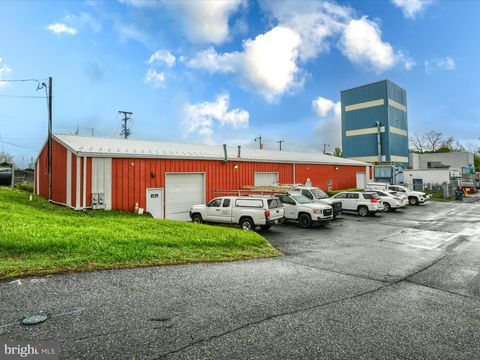 610 FRONT STREET CATASAUQUA PA 18032
