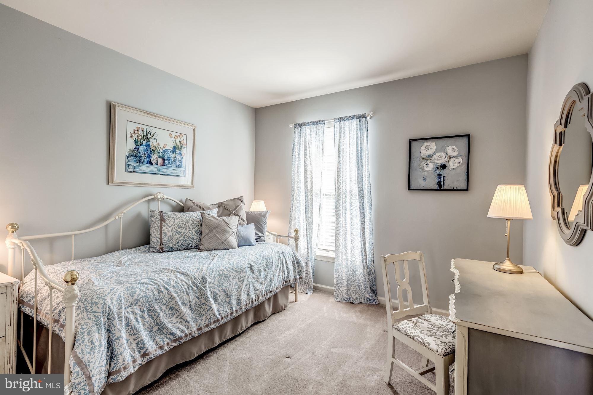 SOUTH RIDING - Residential